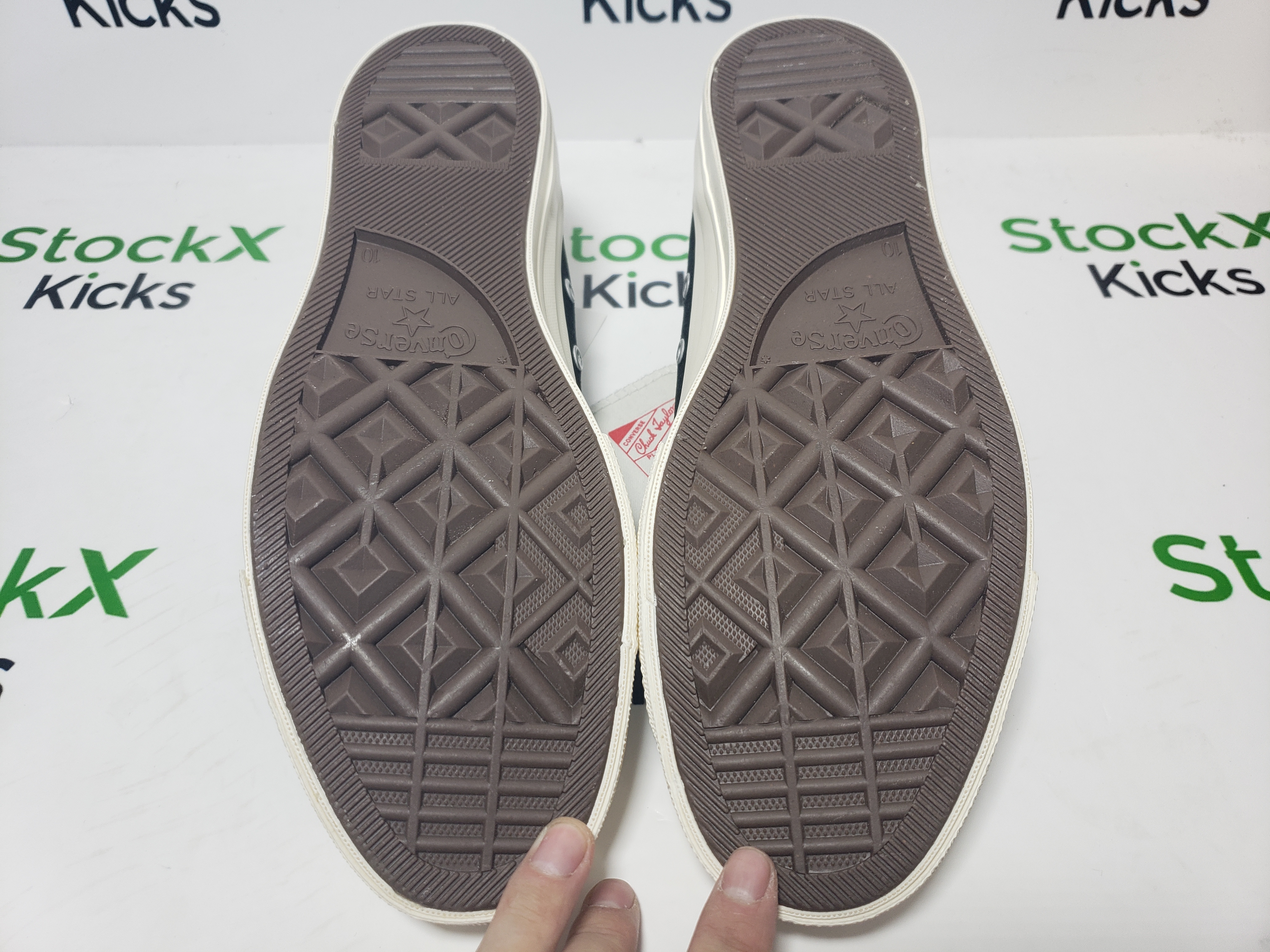 CDG Play x Converse Chuck Taylor All Star 70 High Top 150204C review Stockxkicks 06