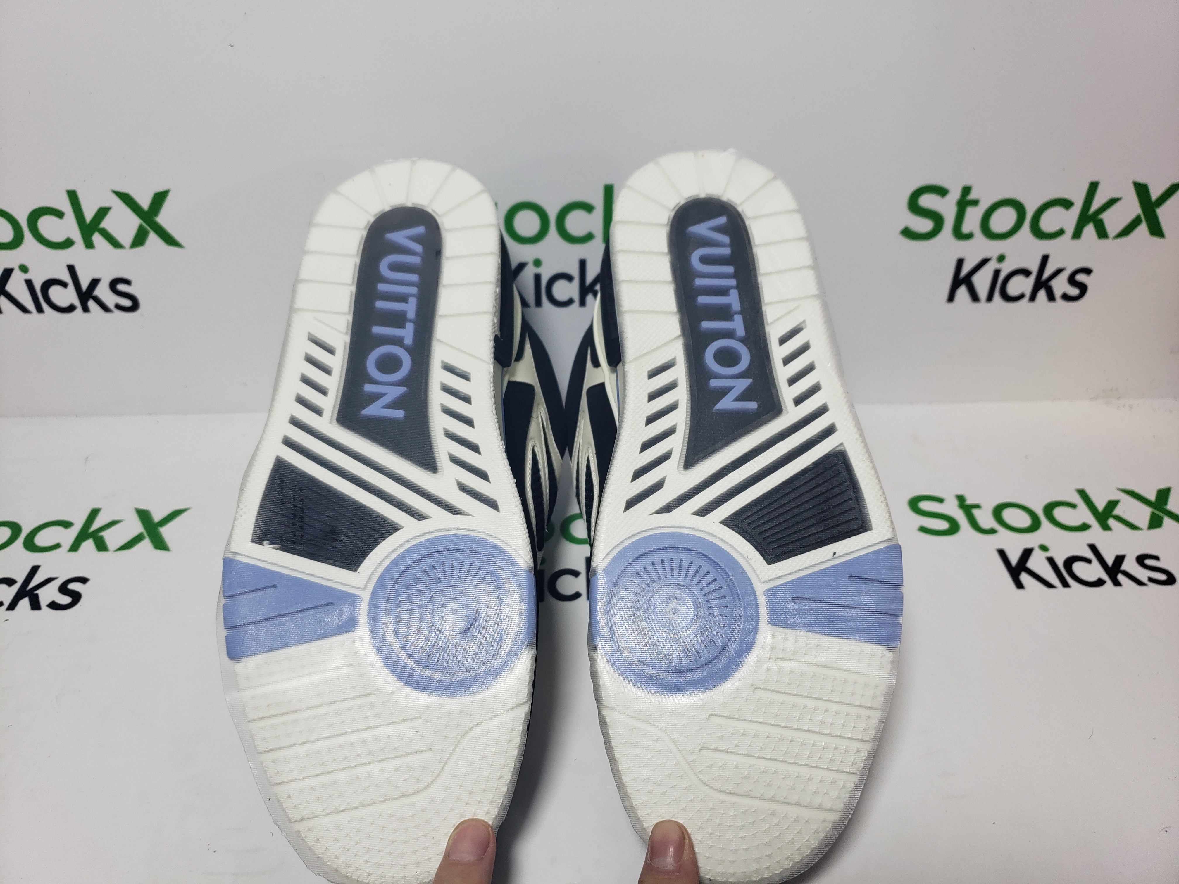 Louis Vuitton LV Skate Sneaker Marine White 1AARRL review Stockxkicks 05