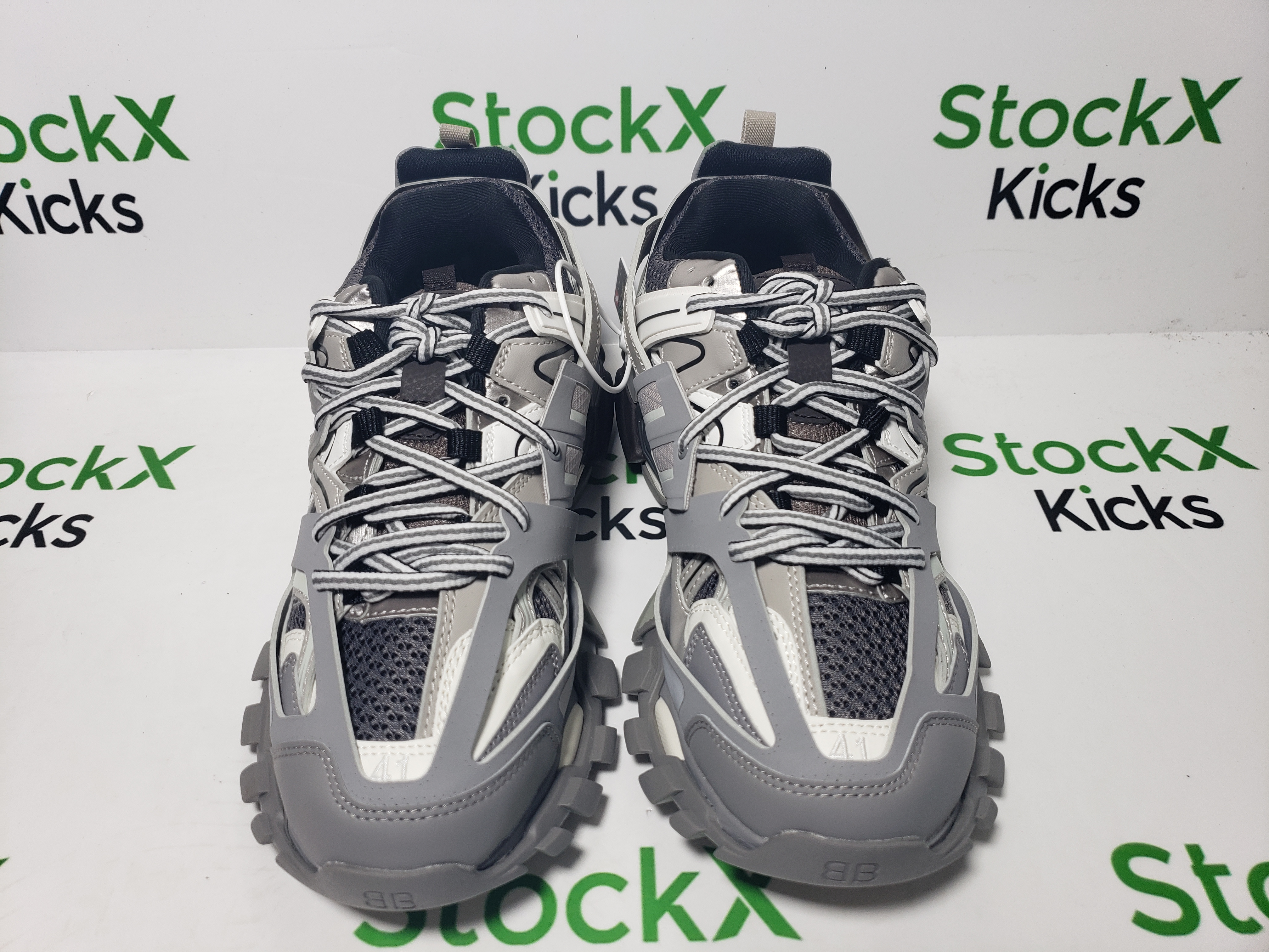 Balenciaga Track Tess S.Grey (LED) 555032 W1GB7 1214 review Stockxkicks 01