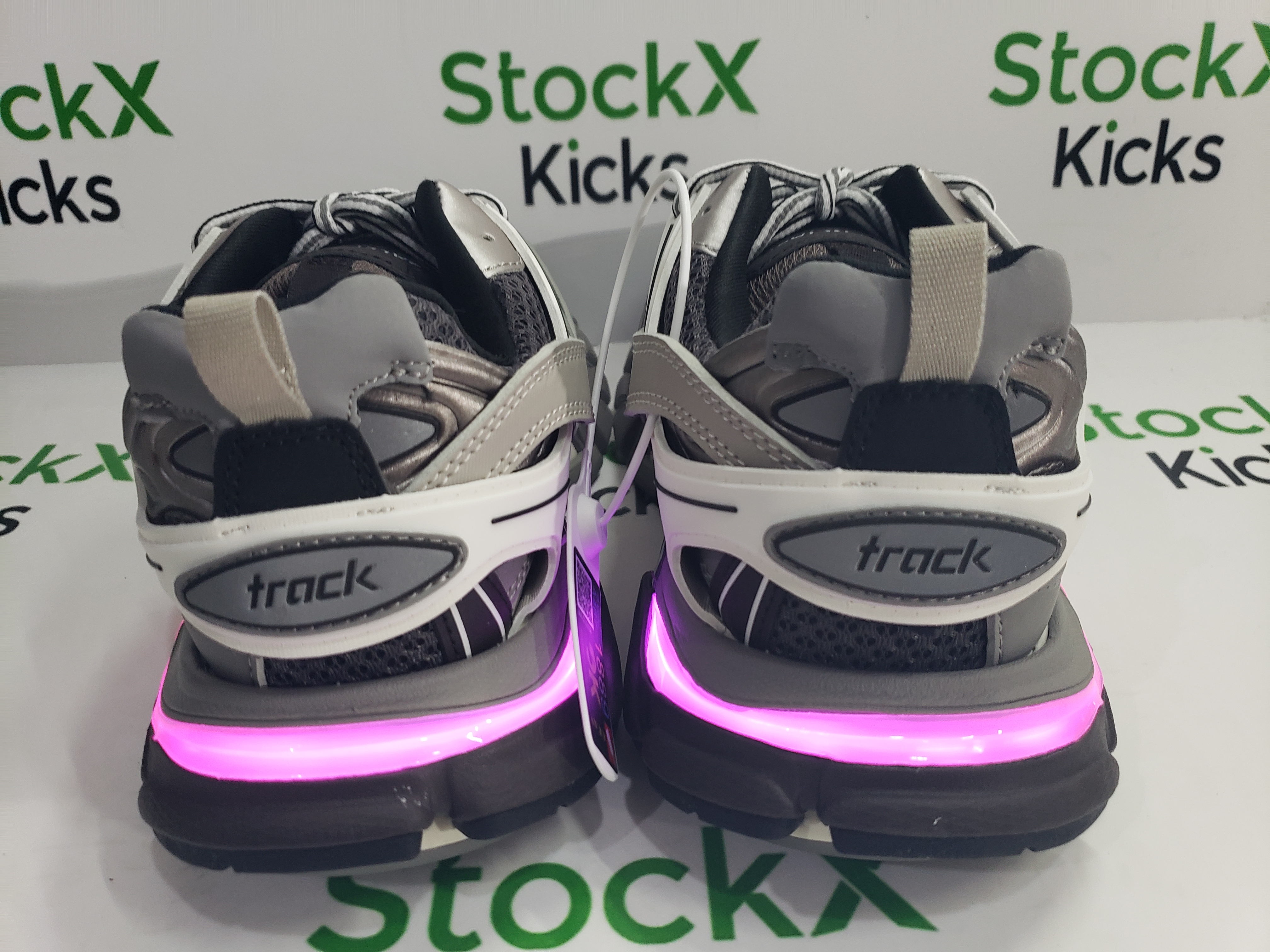 Balenciaga Track Tess S.Grey (LED) 555032 W1GB7 1214 review Stockxkicks 02