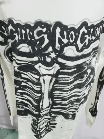 Hellstar Airbrushed Bones Longsleeve White CK20211225 review Stockxkicks 02