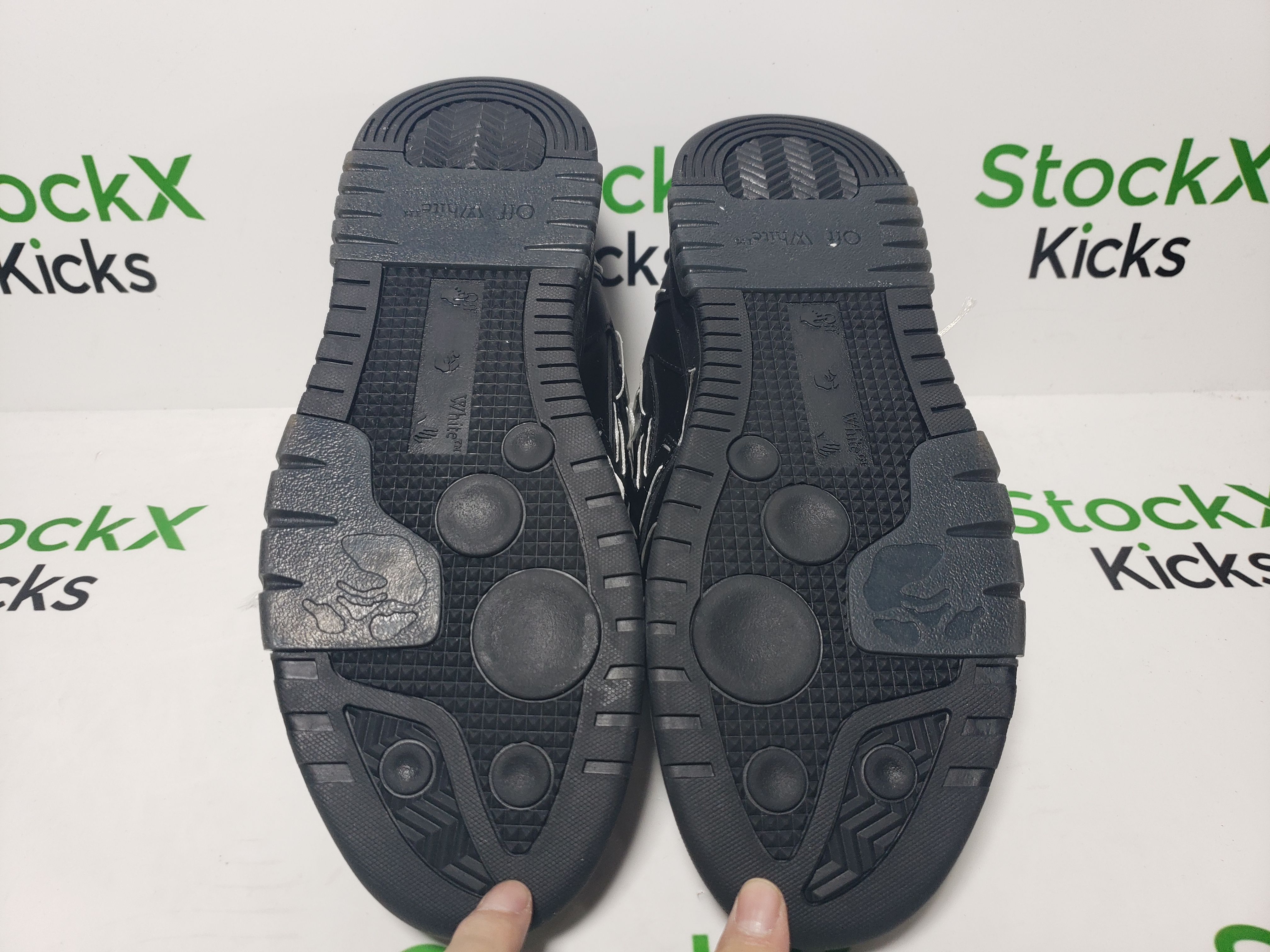 PK God Batch OFF-WHITE Out Of Black White Line OMIA189S 23LEA014 1010 review Stockxkicks 04