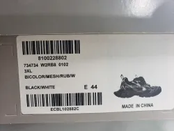 Balenciaga 3XL Sneaker Black And White 542228 W2RB8 1090 review Stockxkicks 01