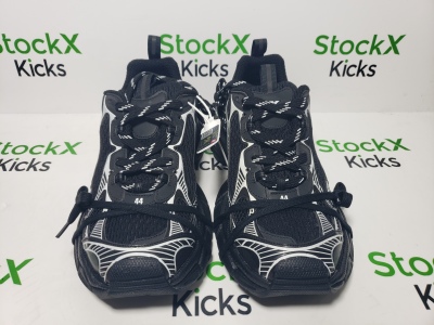 Balenciaga 3XL Sneaker Black And White 542228 W2RB8 1090 review Stockxkicks 01