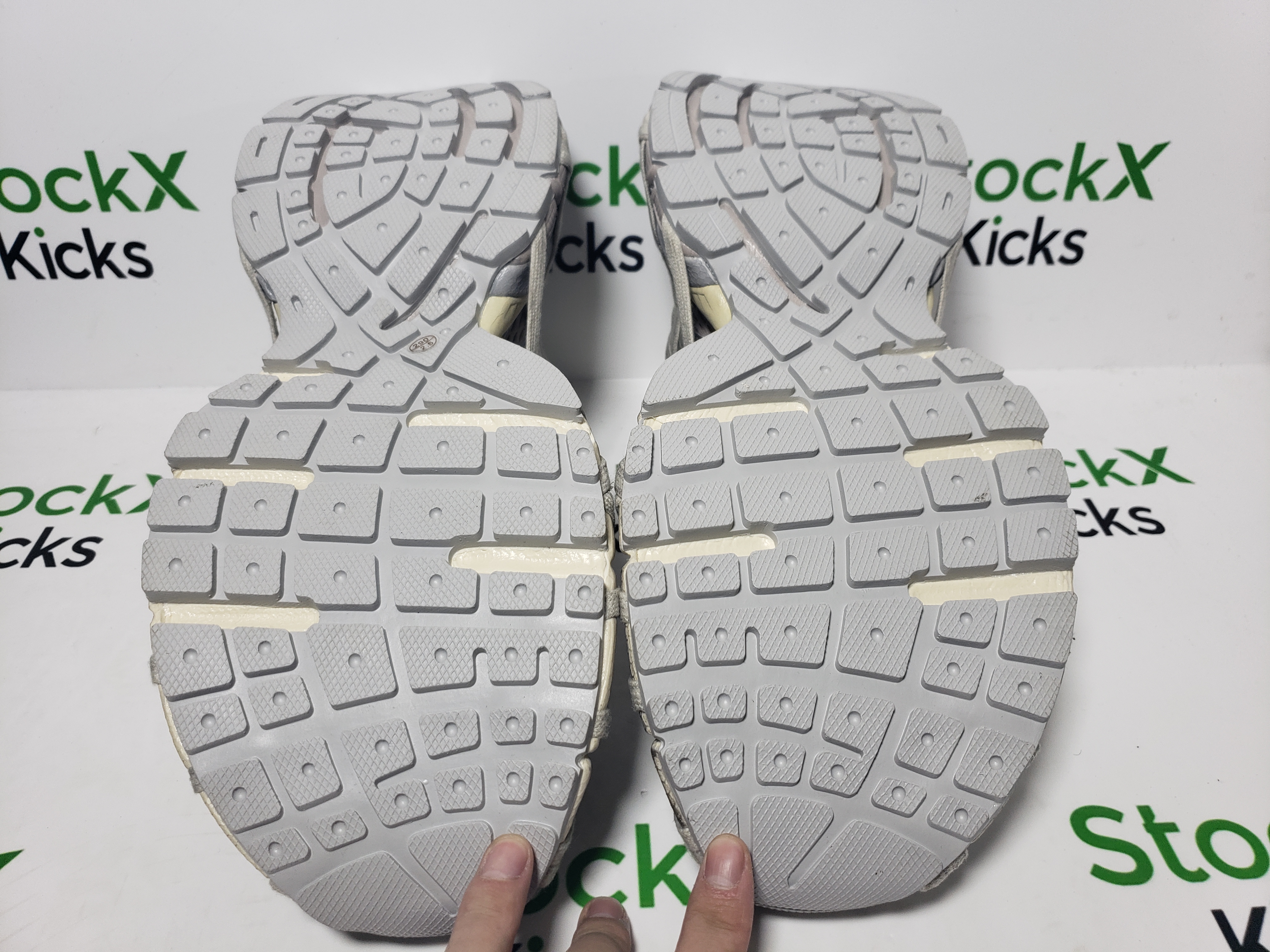 Balenciaga 3XL Sneaker Worn-Out - Brown Grey 778698 W3XLL 9191 review Stockxkicks 04