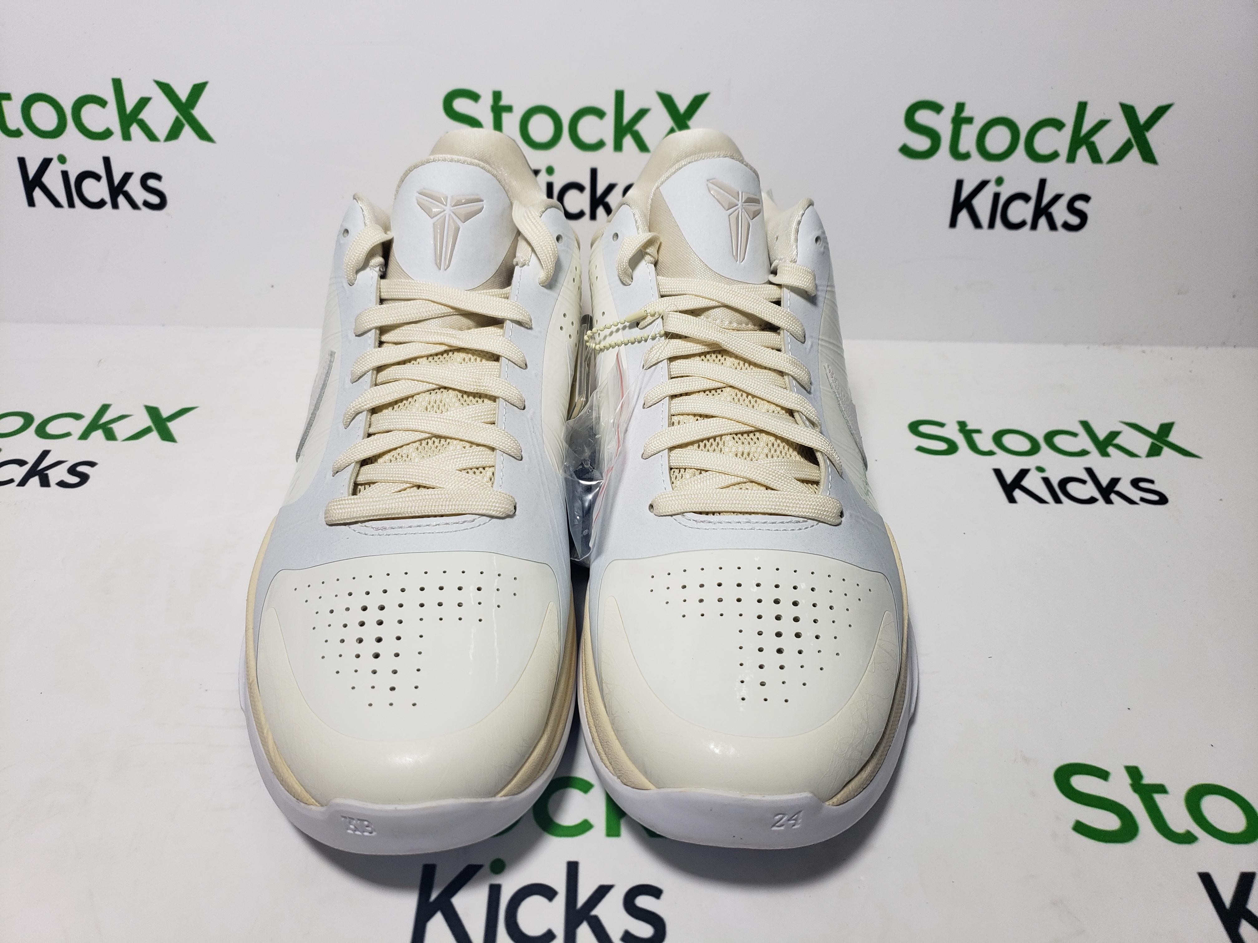 Nike Zoom x Off-White Kobe 5 Sty Custom DB4796-101 review Stockxkicks 01