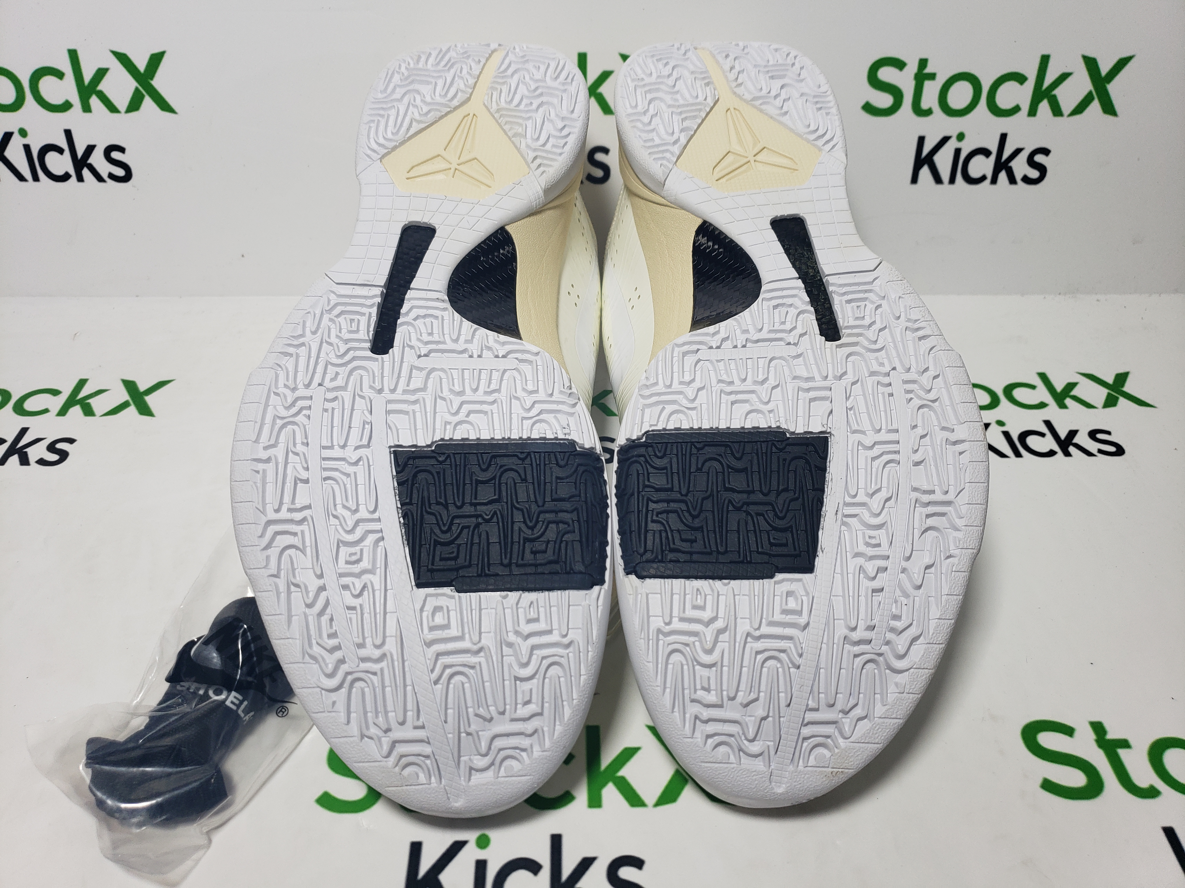 Nike Zoom x Off-White Kobe 5 Sty Custom DB4796-101 review Stockxkicks 04