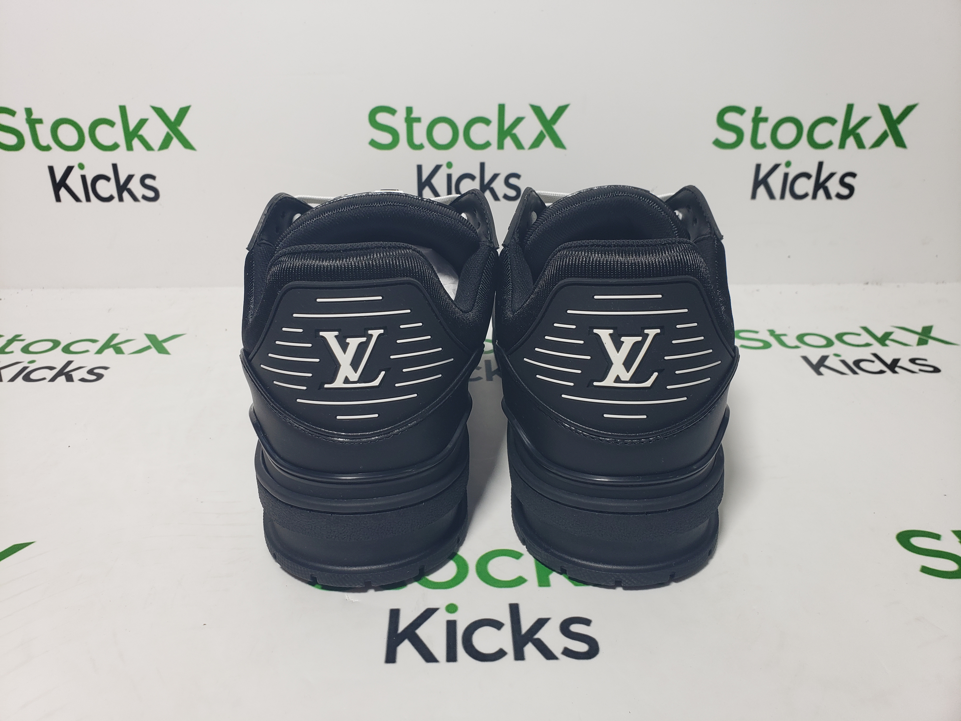 Louis Vuitton Trainer Sneaker Black 1AARF0 review Stockxkicks 02