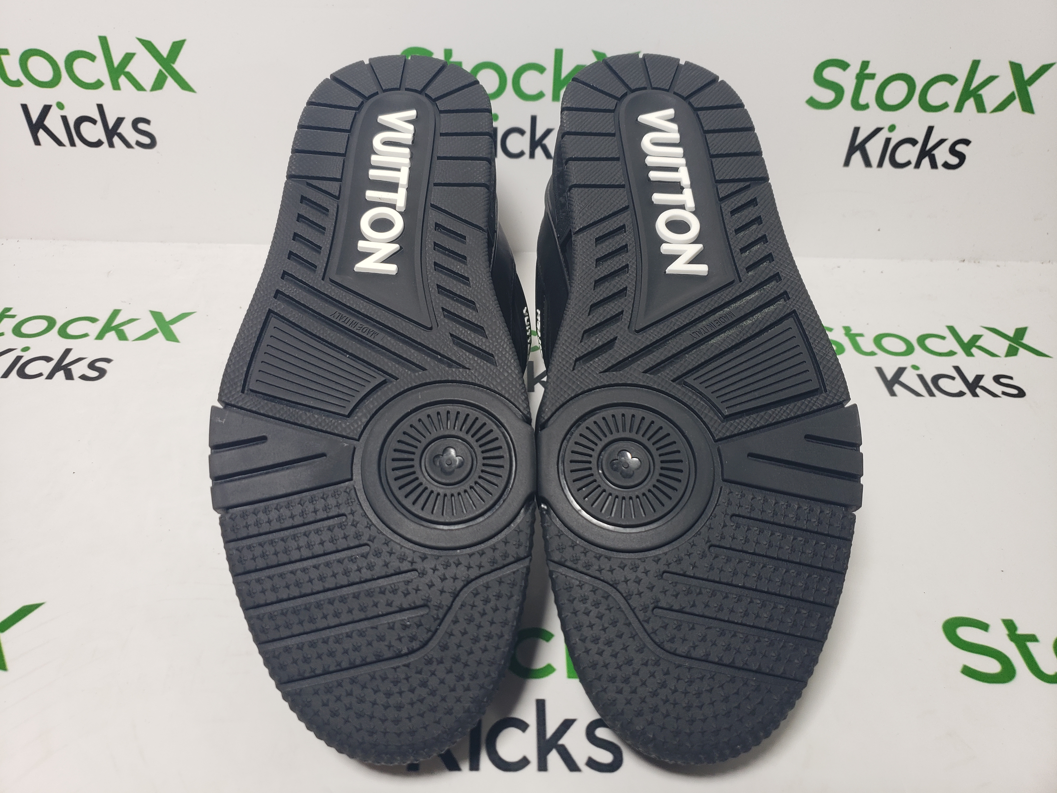 Louis Vuitton Trainer Sneaker Black 1AARF0 review Stockxkicks 04