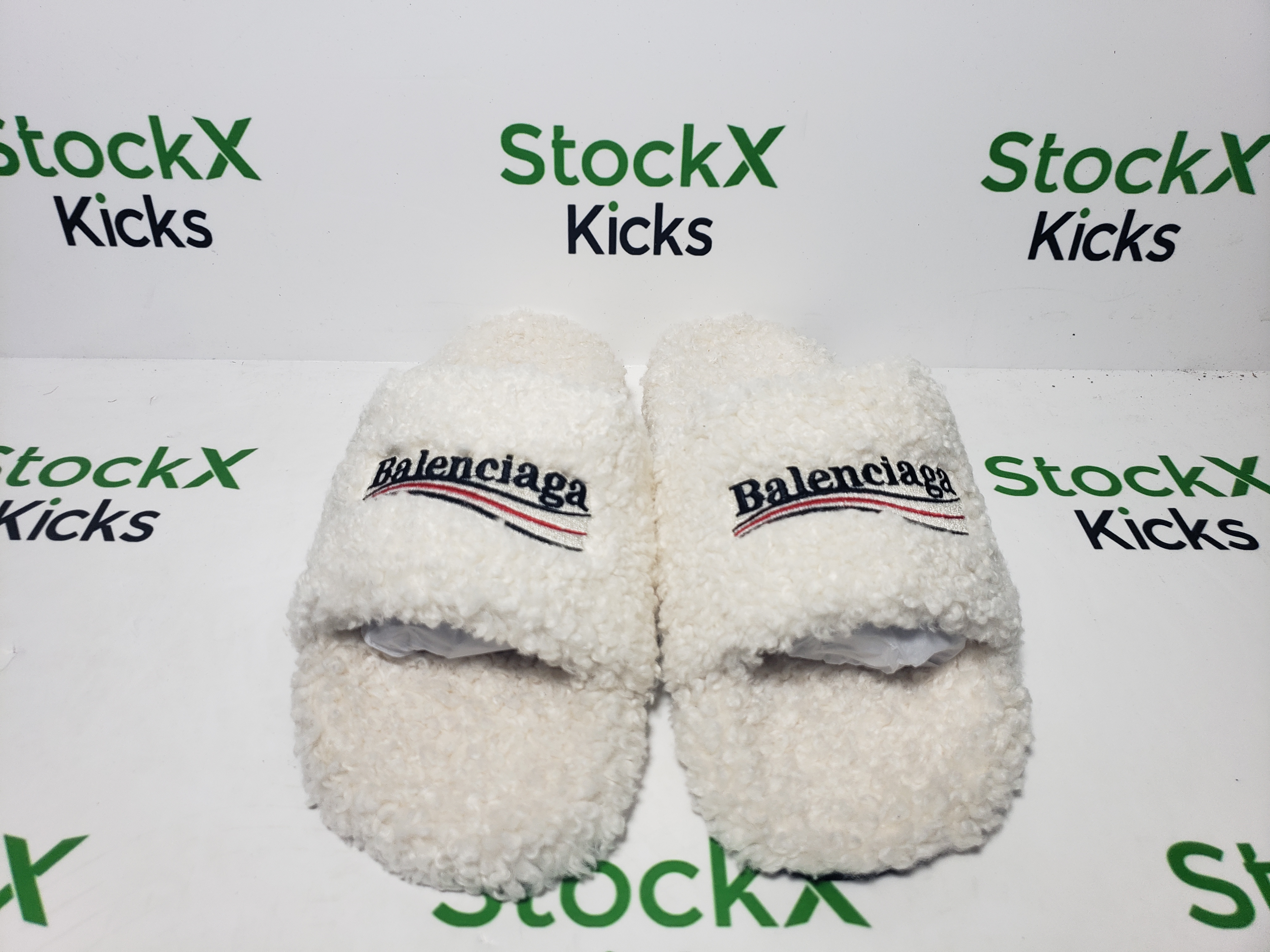 Balenciaga Furry Slide White review Stockxkicks 01
