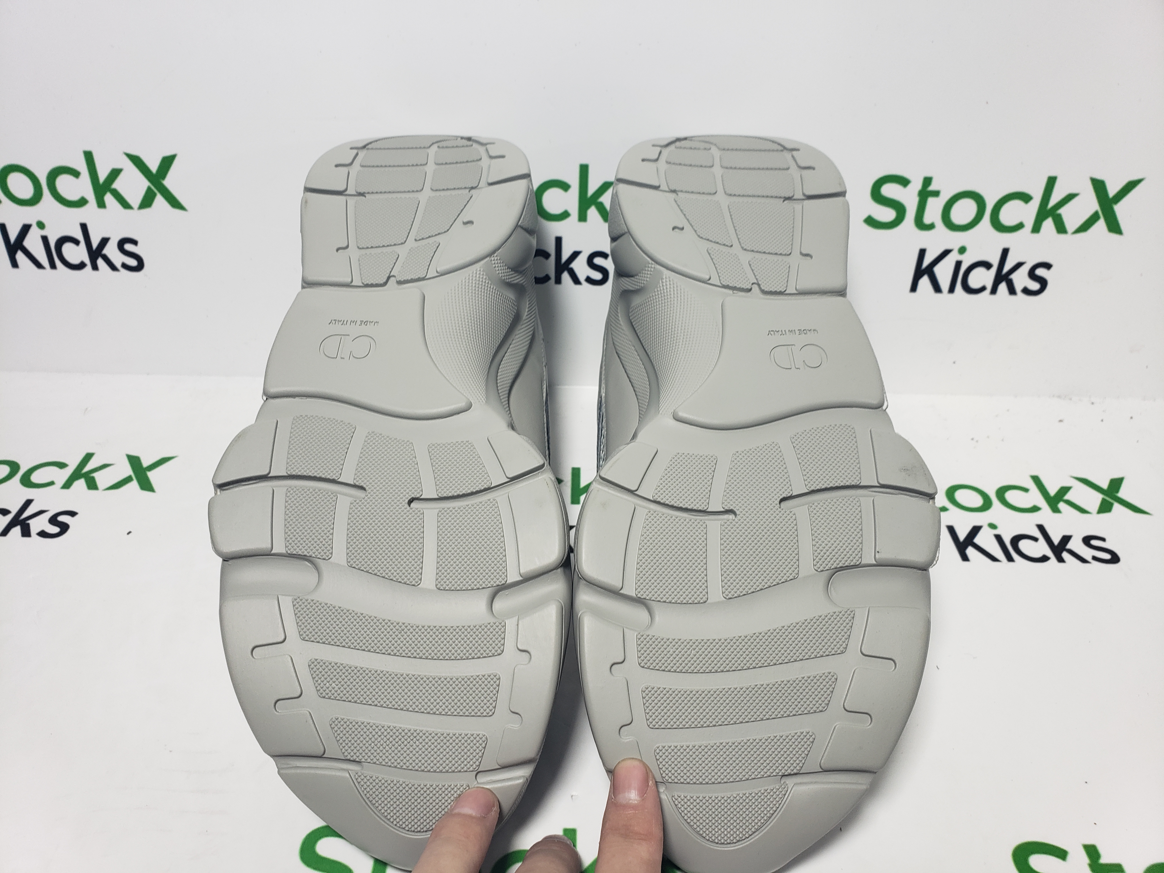 Dior B22 Triple Grey 3SN231YKA804 review Stockxkicks 04