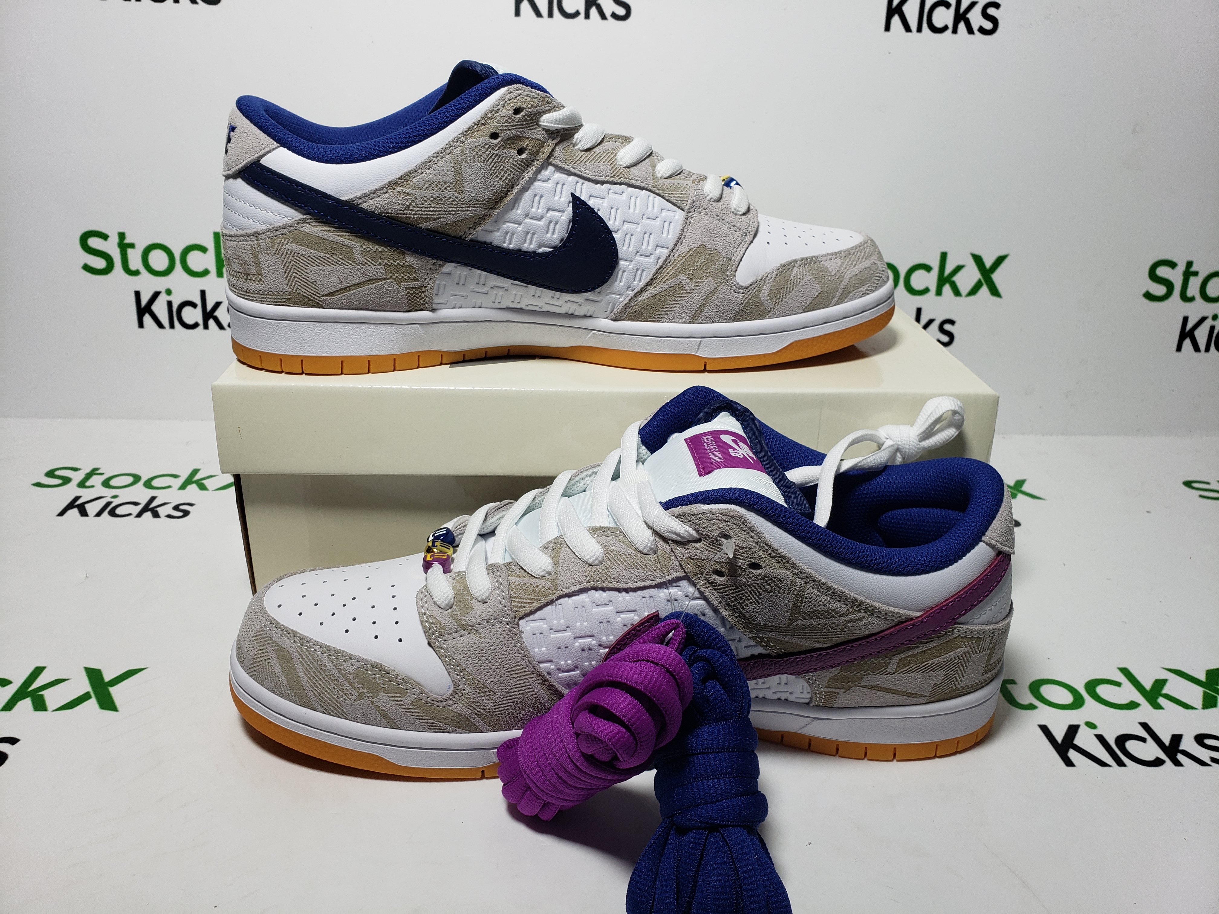 PK God Batch Nike SB Dunk Low White Blue Purple × Rayssa Leal FZ5251-001 review Stockxkicks 06