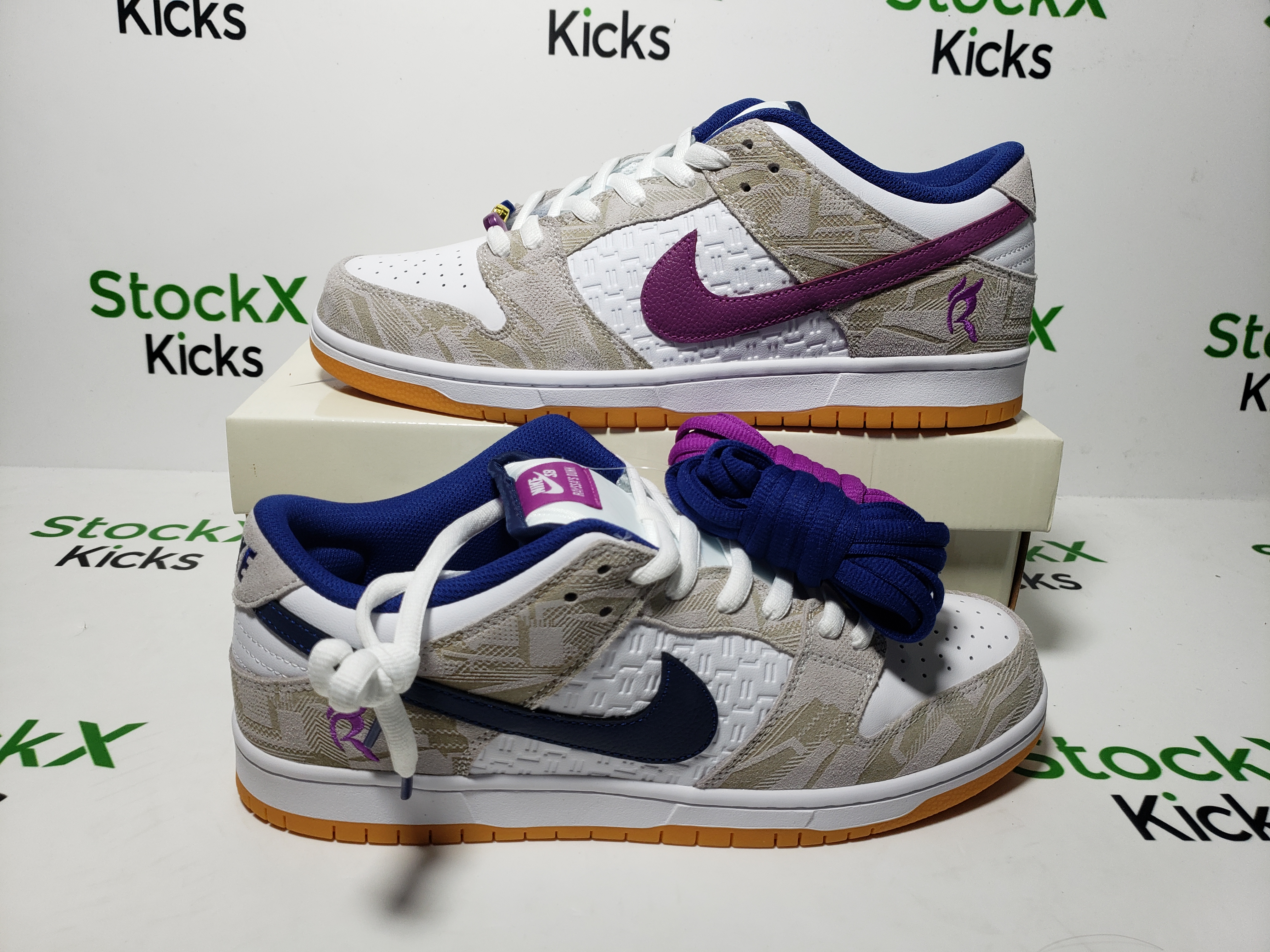 PK God Batch Nike SB Dunk Low White Blue Purple × Rayssa Leal FZ5251-001 review Stockxkicks 05