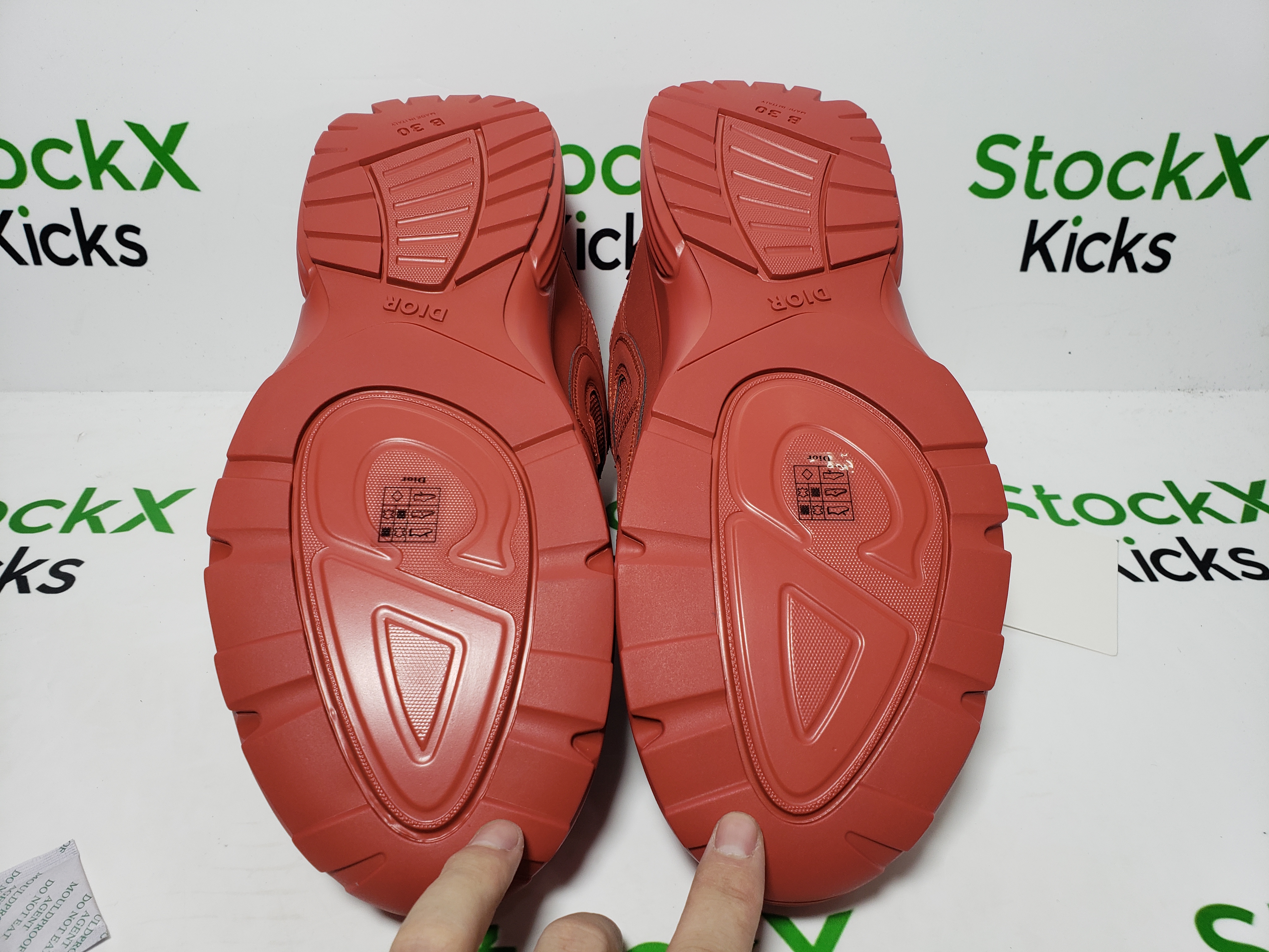 Dior B30 x Stone Island Sneaker Red CK241115 review Stockxkicks 04