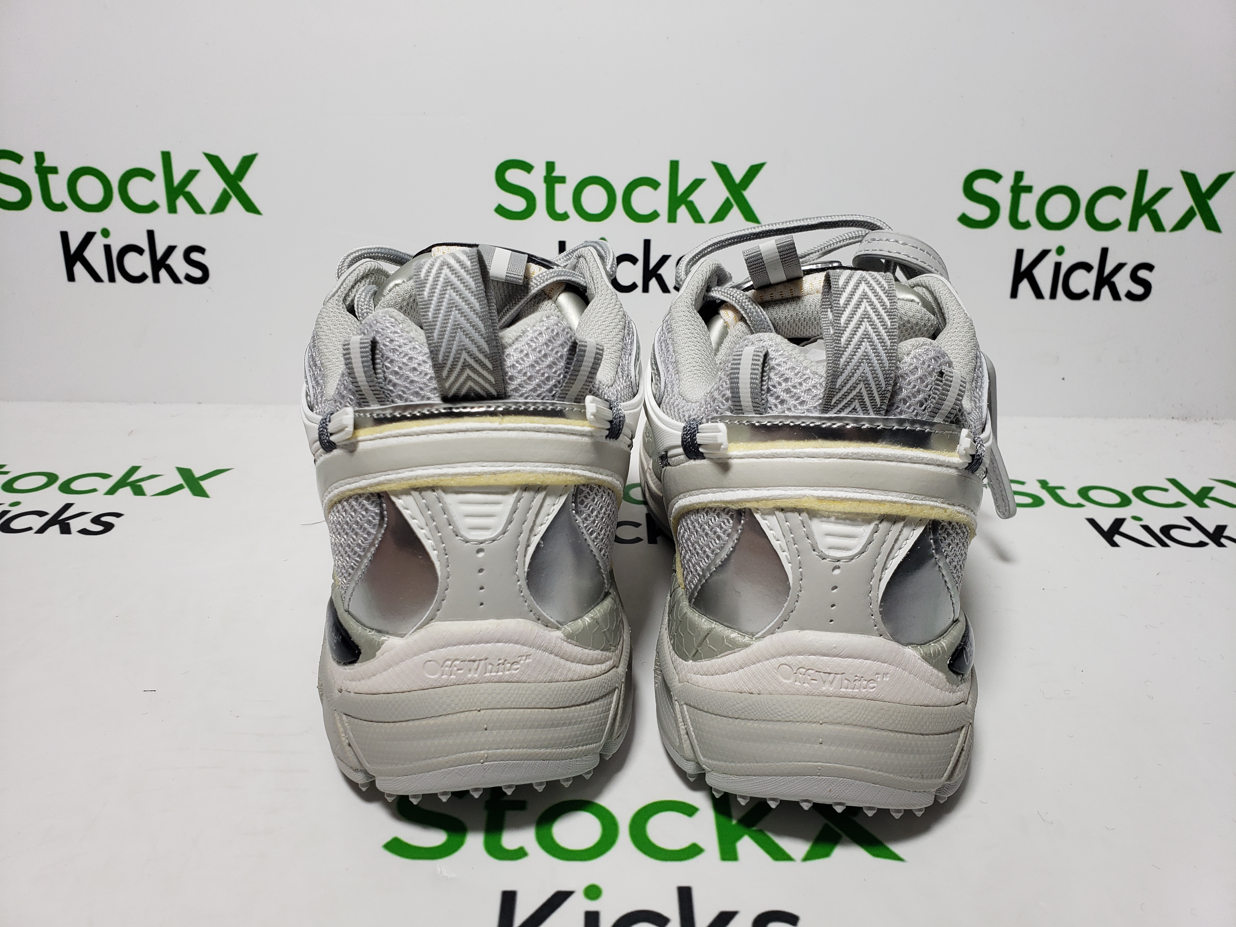 Off White Be Right Back Sneakers Military White Gray OMIA295F24 FAB00 10606 review Stockxkicks 02