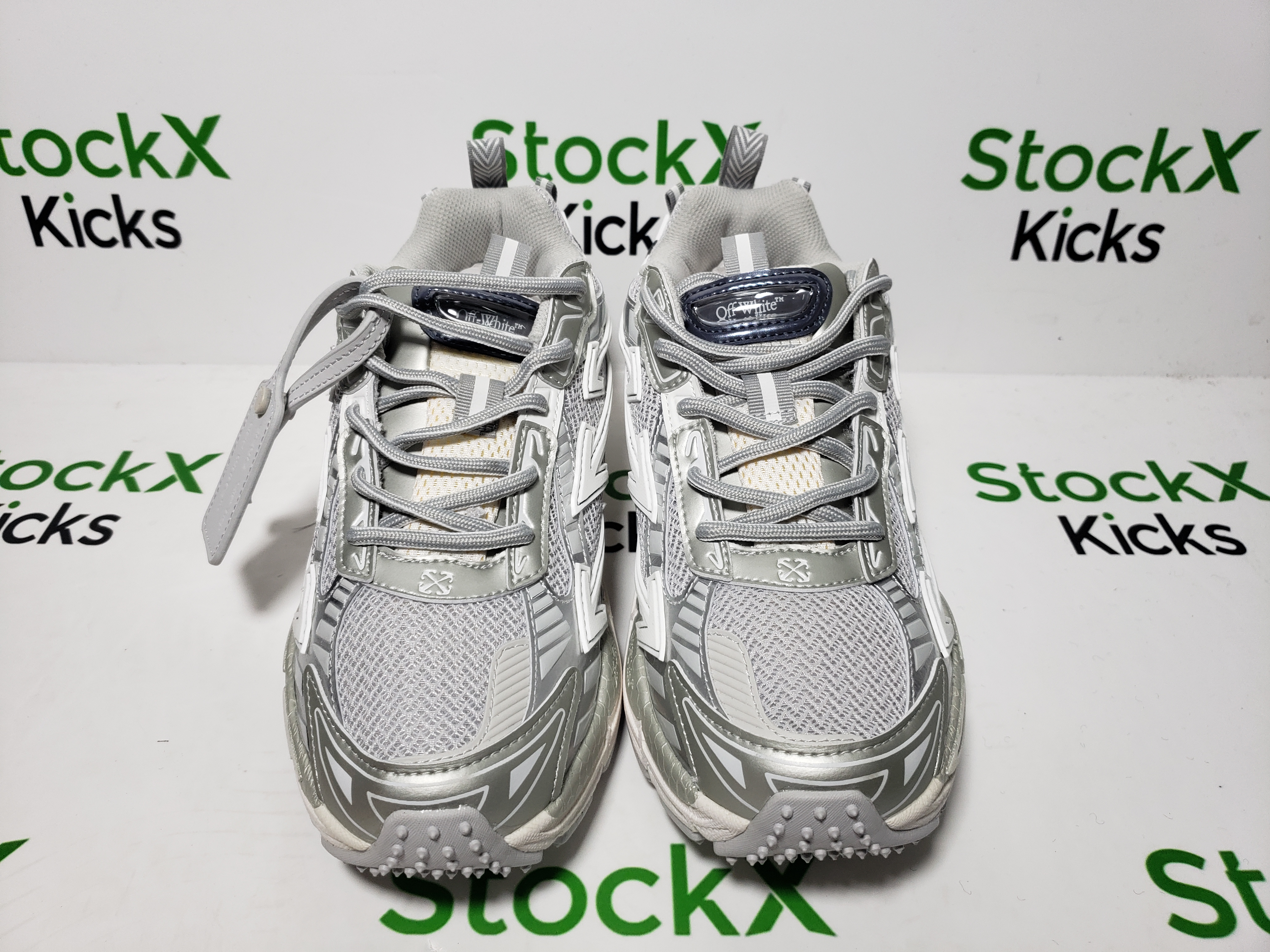 Off White Be Right Back Sneakers Military White Gray OMIA295F24 FAB00 10606 review Stockxkicks 01