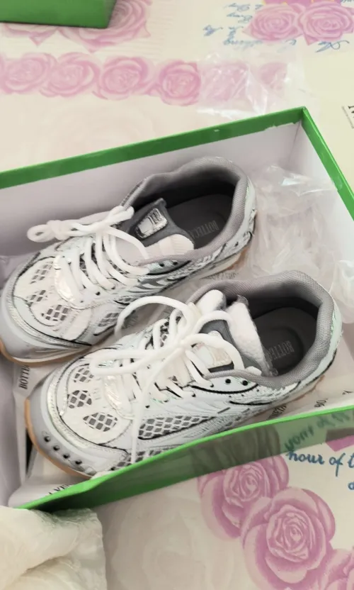 Bottega Veneta Orbit Silver White review 