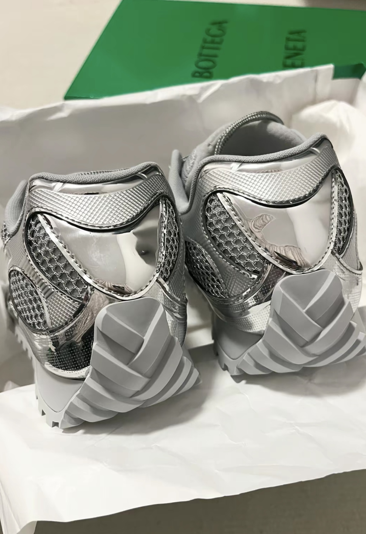 Bottega Veneta Orbit Silvery review Nery Alas Rosas