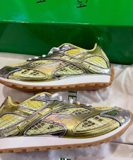 Bottega Veneta Orbit Yellow review Megi Gurgenidze