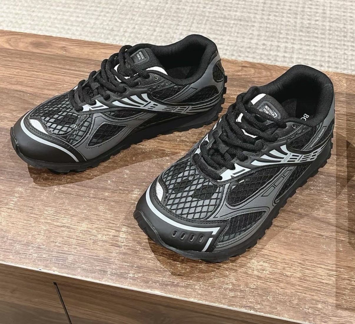 【Top PK Version】Bottega Veneta Orbit Black review Nicholas A Bates