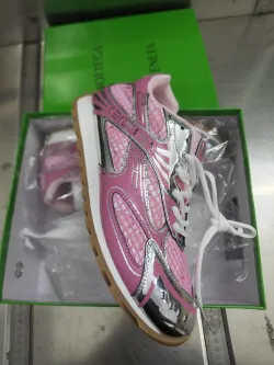 Bottega Veneta Orbit Pink （WOMEN） review Stockxkicks  02