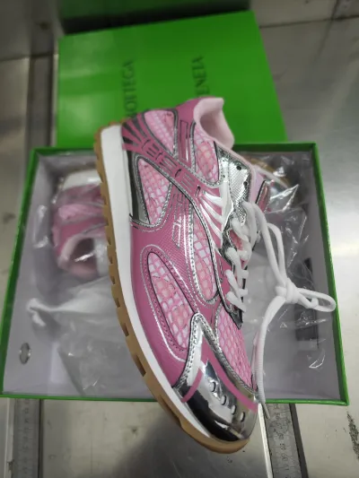 Bottega Veneta Orbit Pink （WOMEN） review Stockxkicks  01