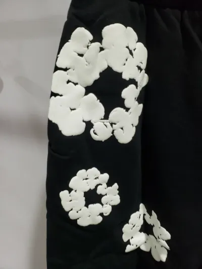 Denim Tears The Cotton Wreath Shorts Black review Stockxkicks  02