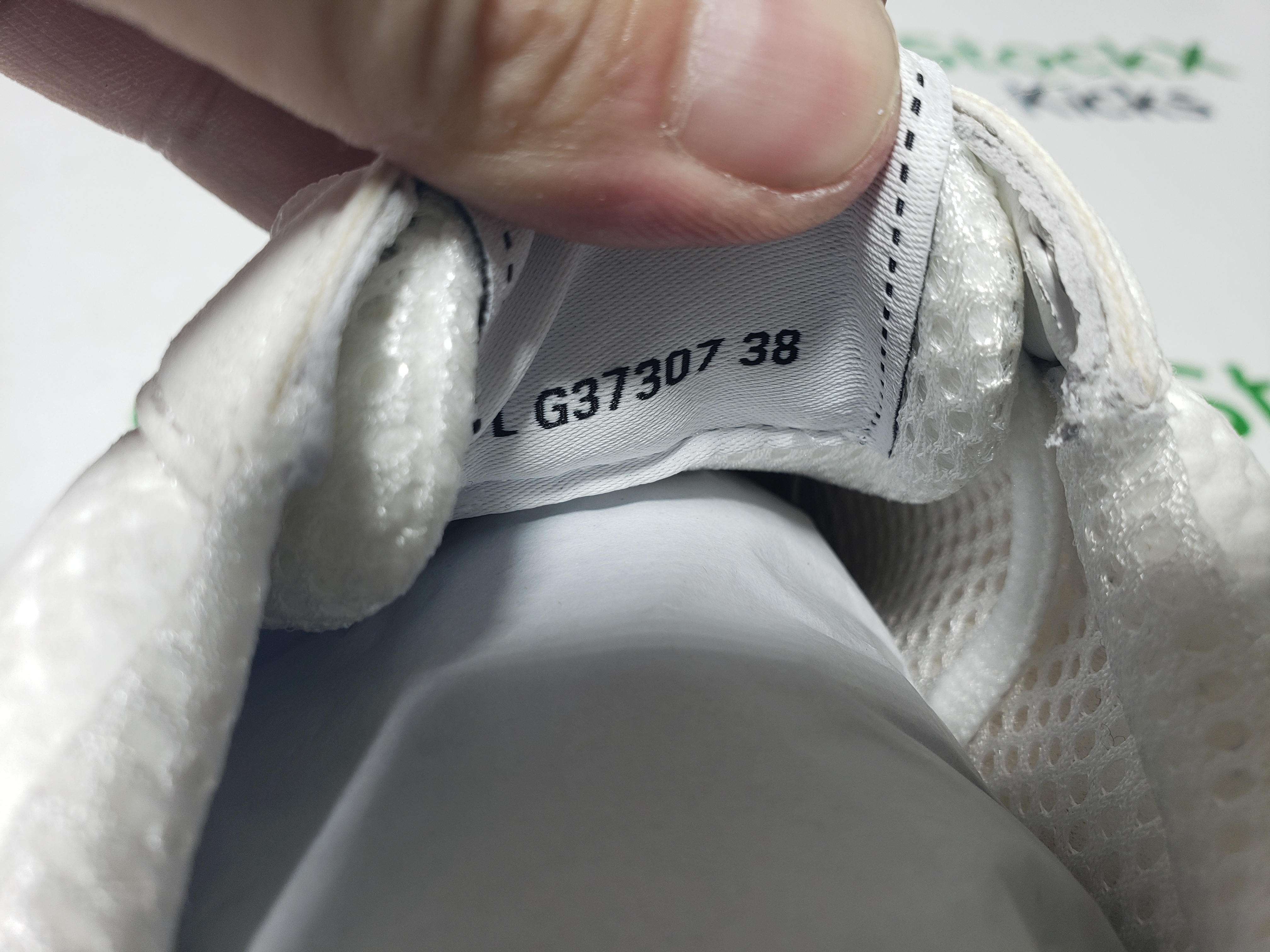 Chanel CC Logo Sneaker White review stockxkicks 03
