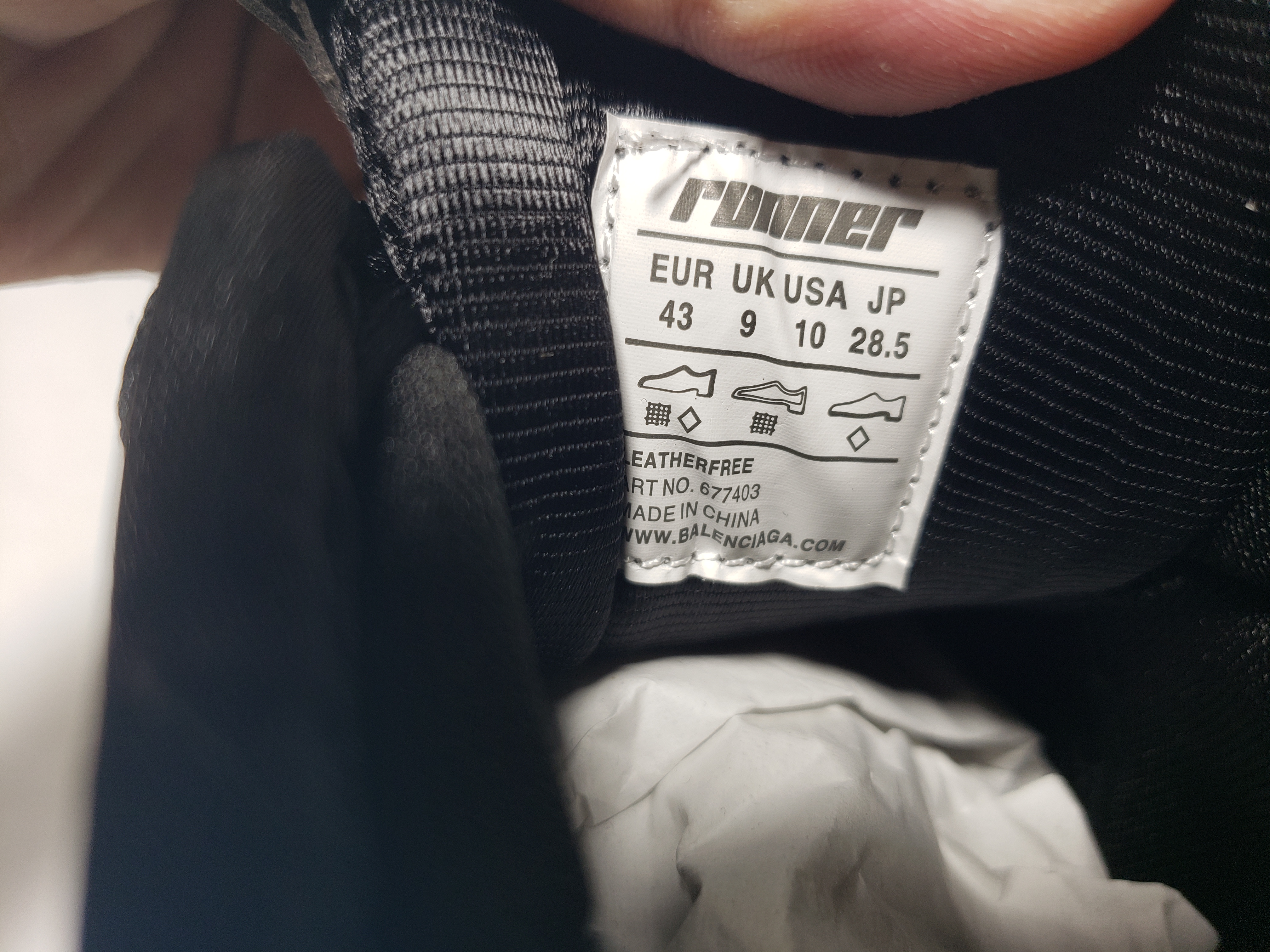 Balenciaga Runner Graffiti Black Red 677402 W3RB1 0102 review stockxkicks 03