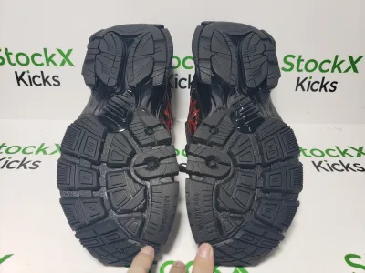 Balenciaga Runner Graffiti Black Red 677402 W3RB1 0102 review stockxkicks 04
