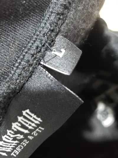 Trapstar Blakc Shooters Hoodie Sweatpant Tracksuit Black Red CK 241206 review stockxkicks 04