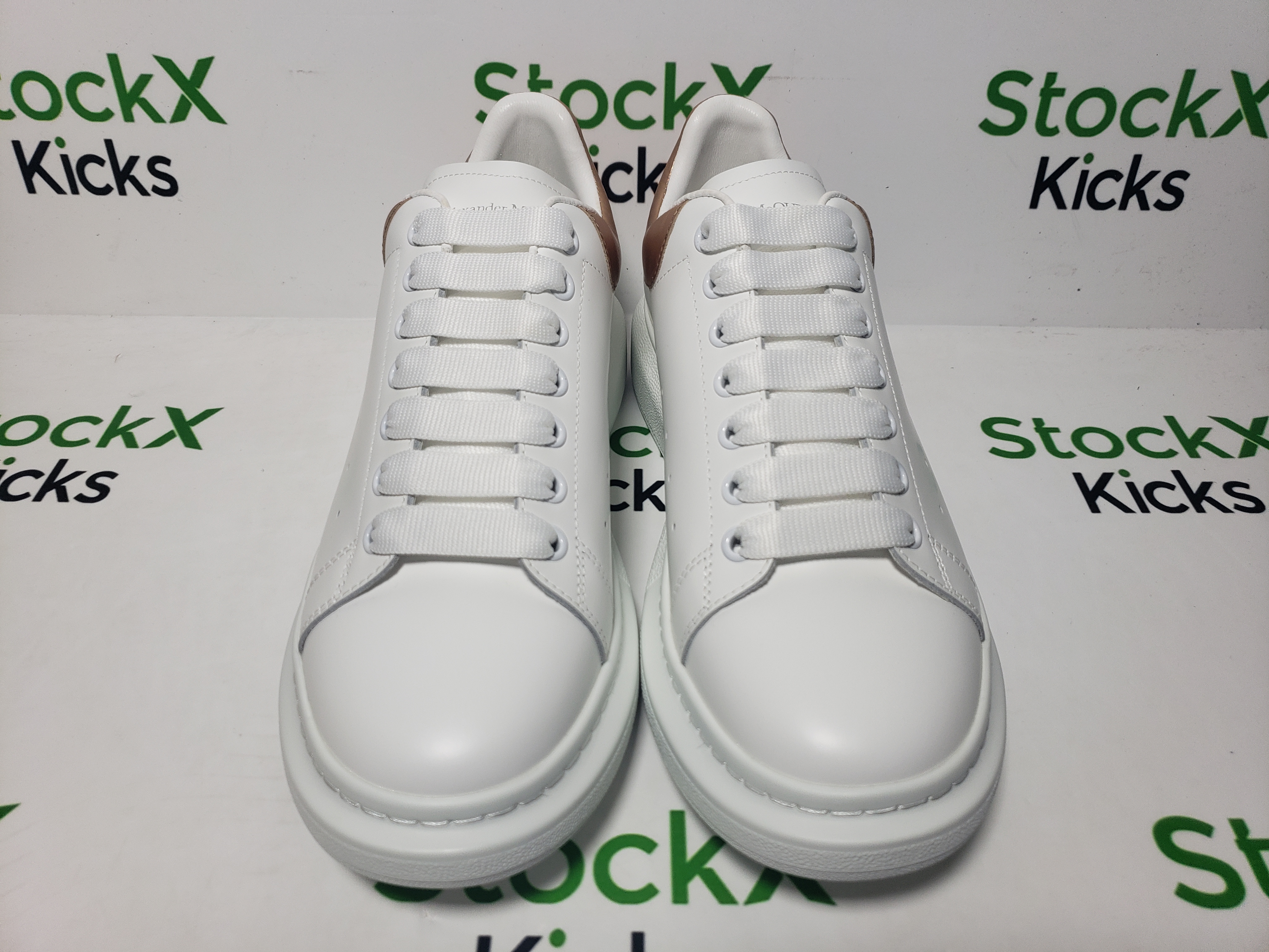 Alexander McQueen Sneaker Golden Tail review stockxkicks 01