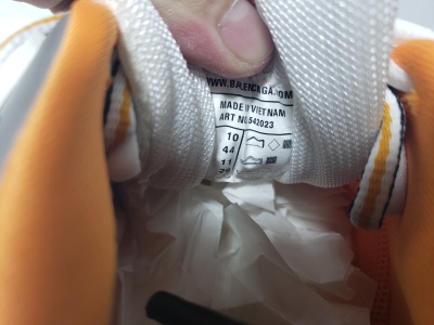 Balenciaga Track Tess S.White Orange (LED) 542436 W1GB7 9059 review stockxkicks 03