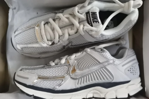 Nike Zoom Vomero 5 Photon Dust Metallic Silver FD0884-025 review 