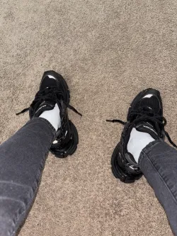 Balenciaga Runner Black review Ray