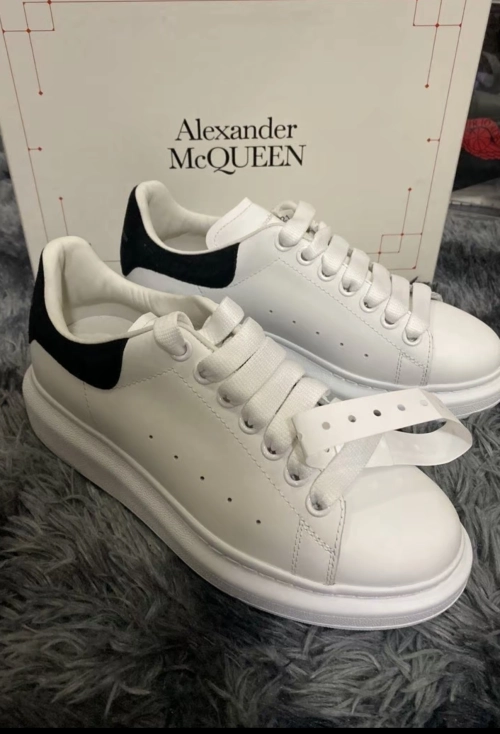 Alexander McQueen Oversized White Black 462214 WHGP7 9001（suede heel） review 