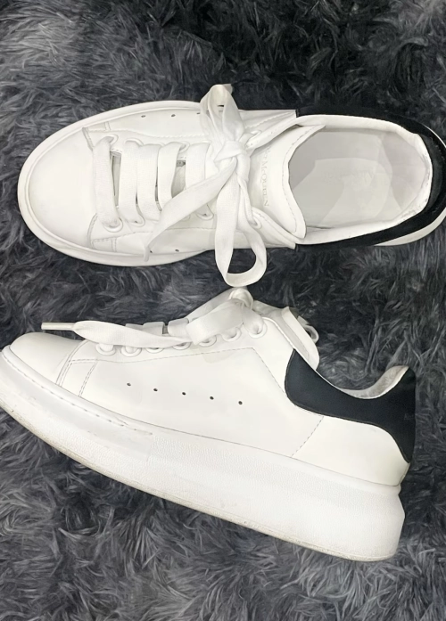 Alexander McQueen Oversized White Black 462214 WHGP7 9001（suede heel） review 