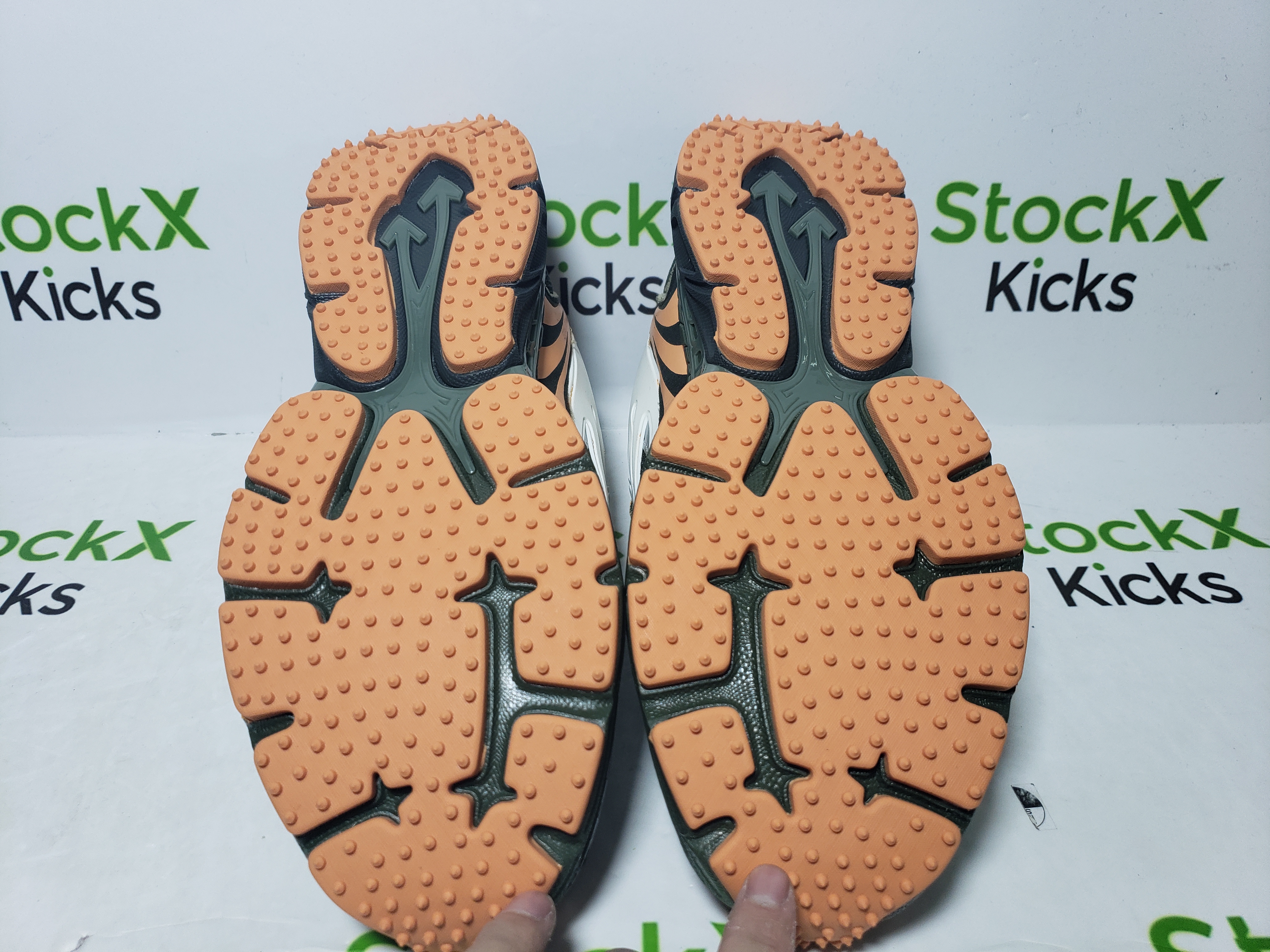 Off White Be Right Back Sneakers Military Green OMIA295F24 FAB00 10009 review Stockxkicks 04