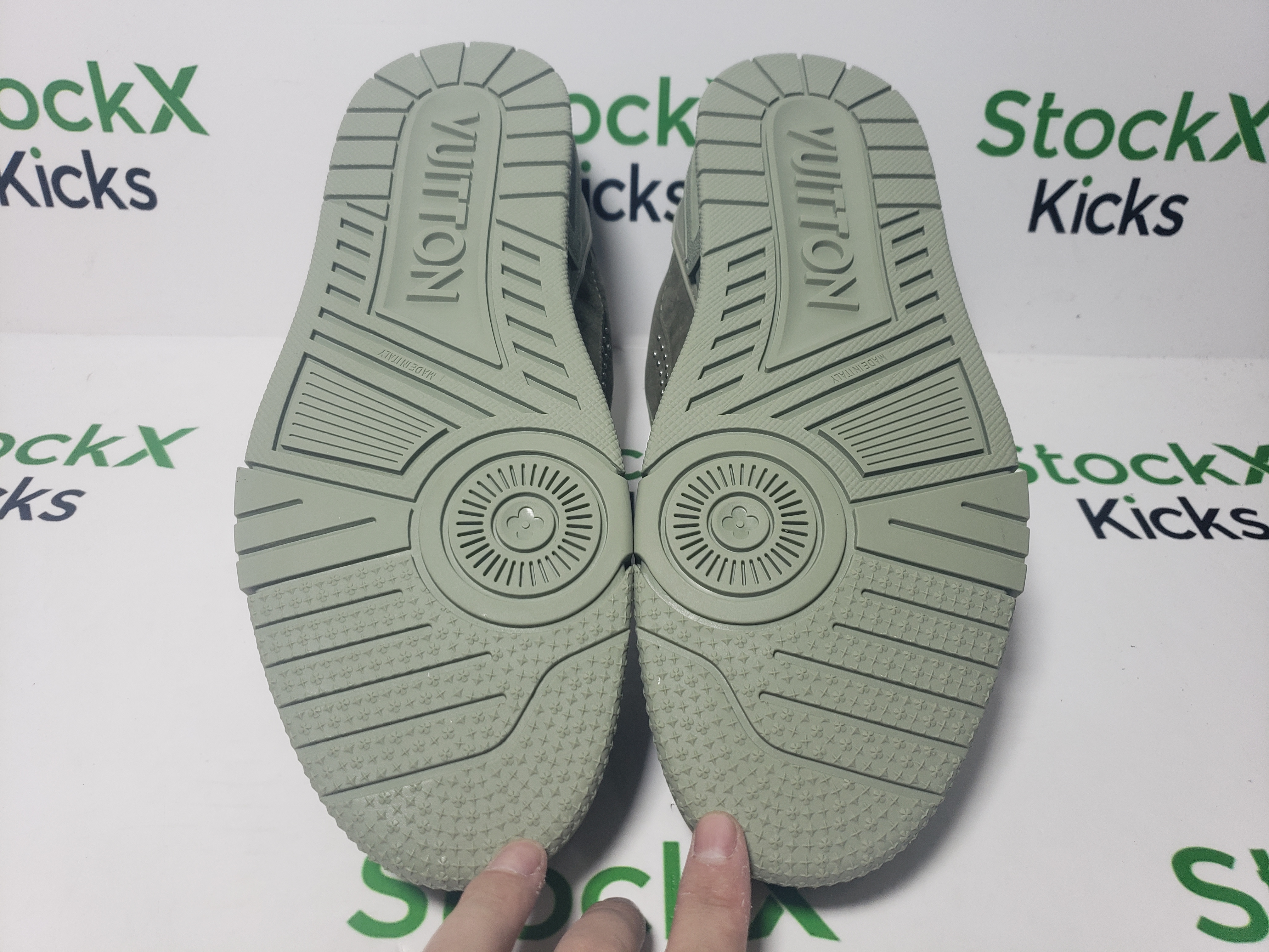 Louis Vuitton Trainer Sneaker Green 1AHTG3 review Stockxkicks 04