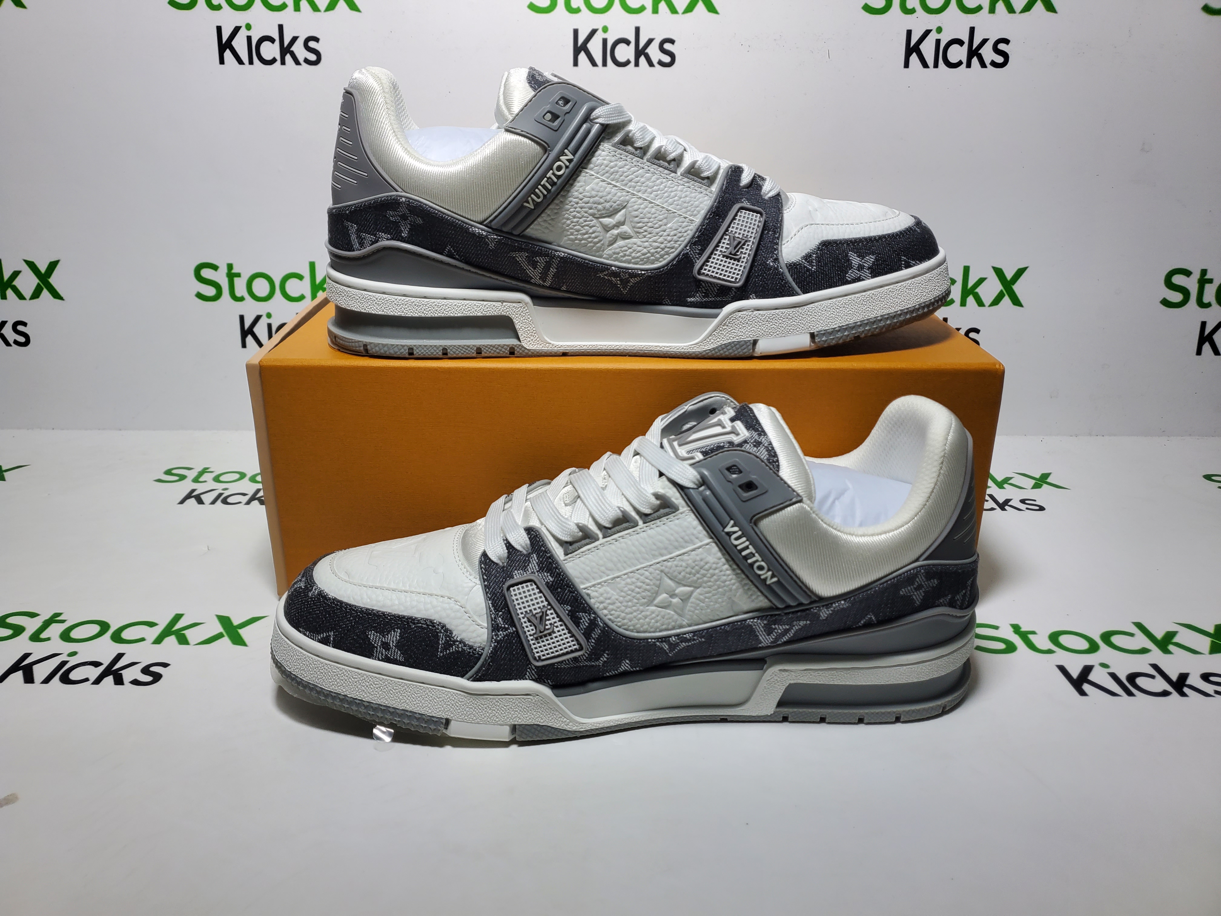 Louis Vuitton Trainer Sneaker Grey 1AHOUD review Stockxkicks 05