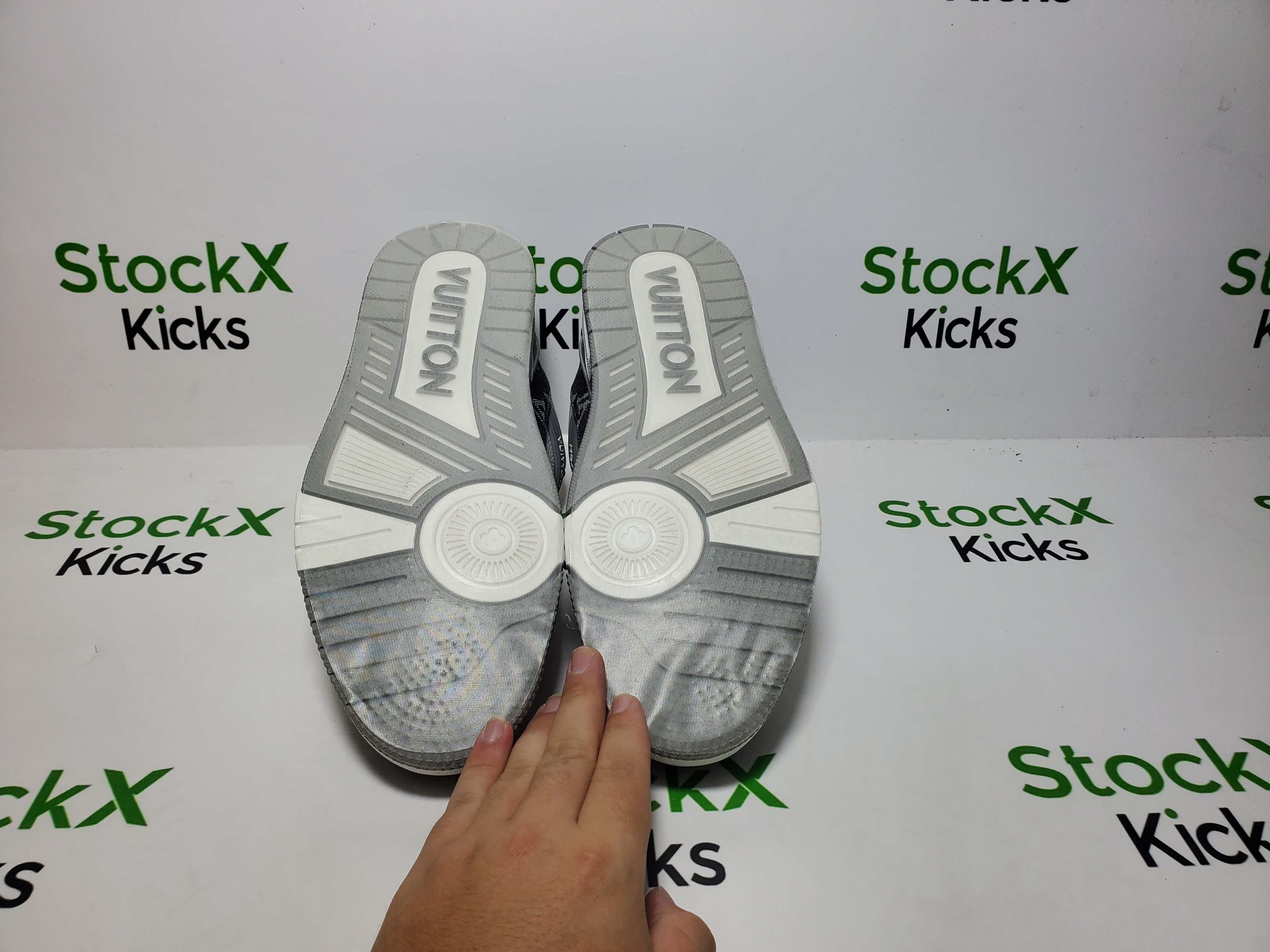 Louis Vuitton Trainer Sneaker Grey 1AHOUD review Stockxkicks 04