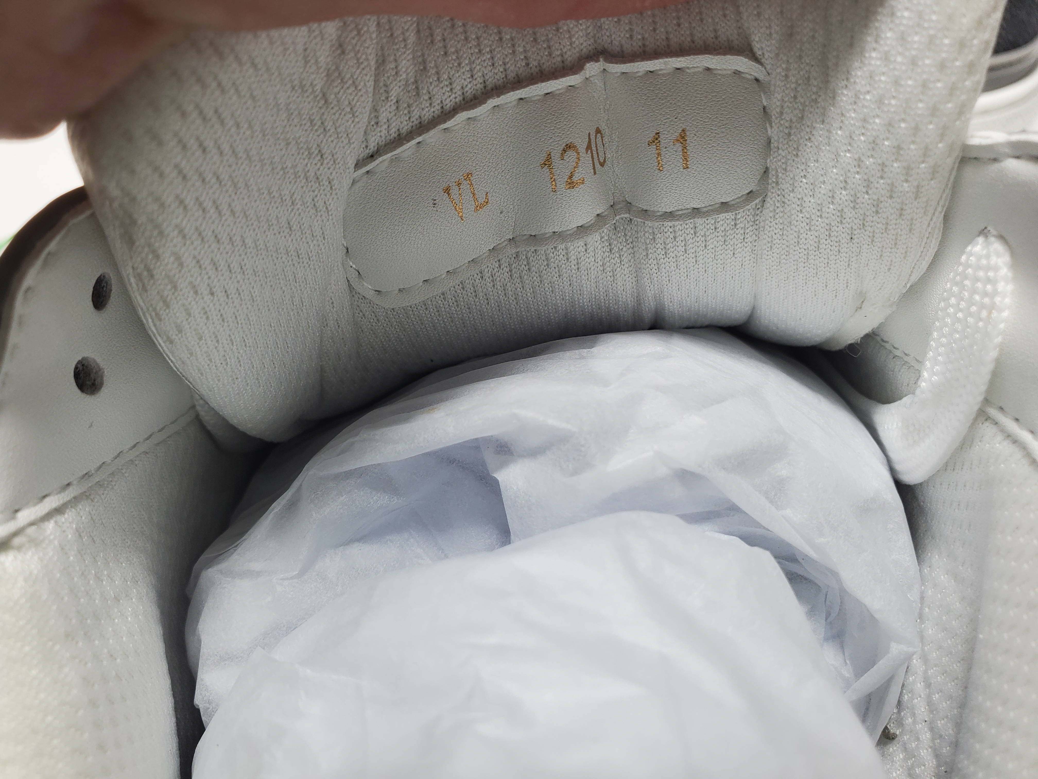 Louis Vuitton Trainer Sneaker Grey 1AHOUD review Stockxkicks 02