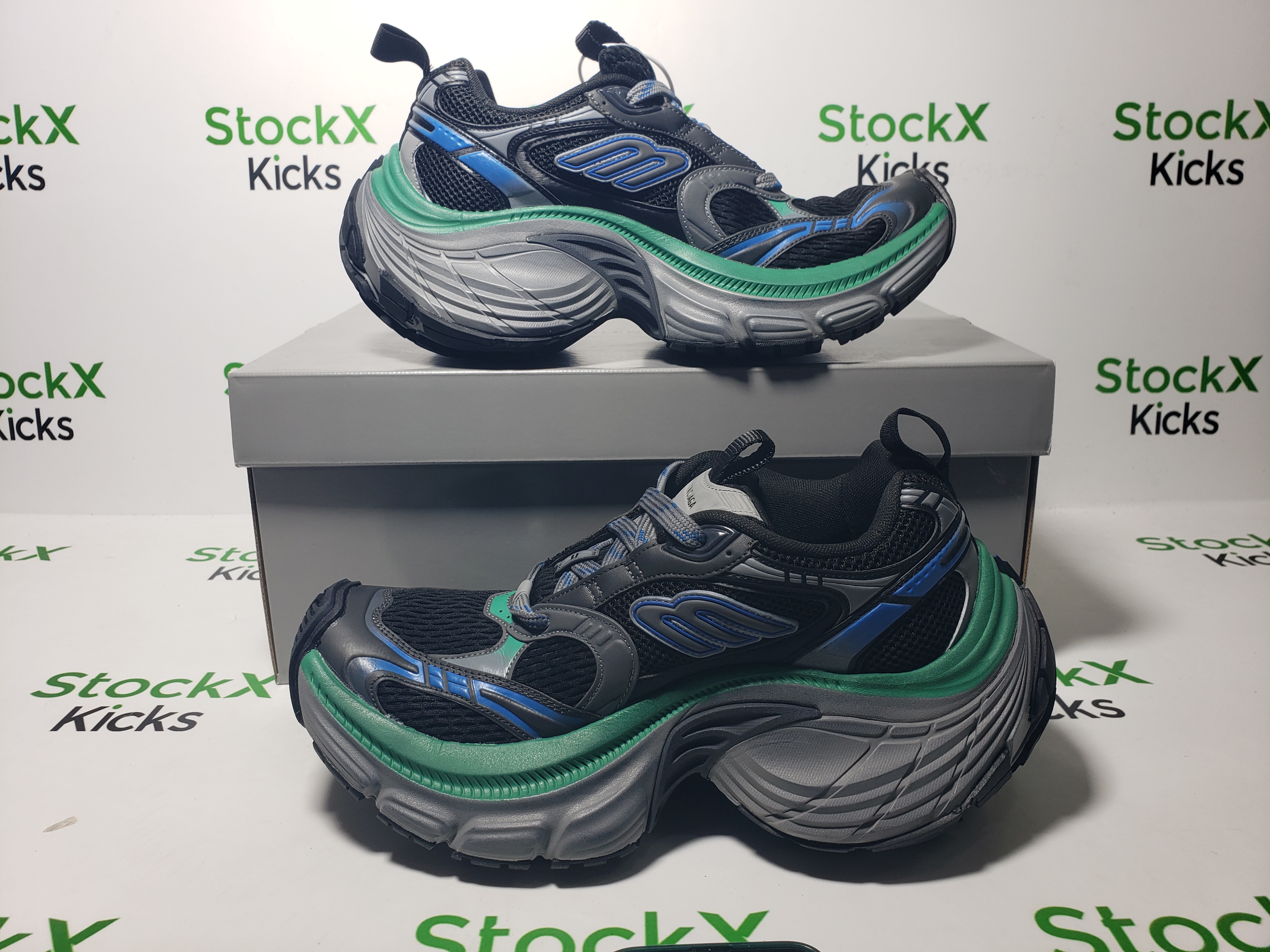 Balenciaga 10XL Sneaker In Black/Blue/Green 784342 W2MV2 1143 review Stockxkicks 06
