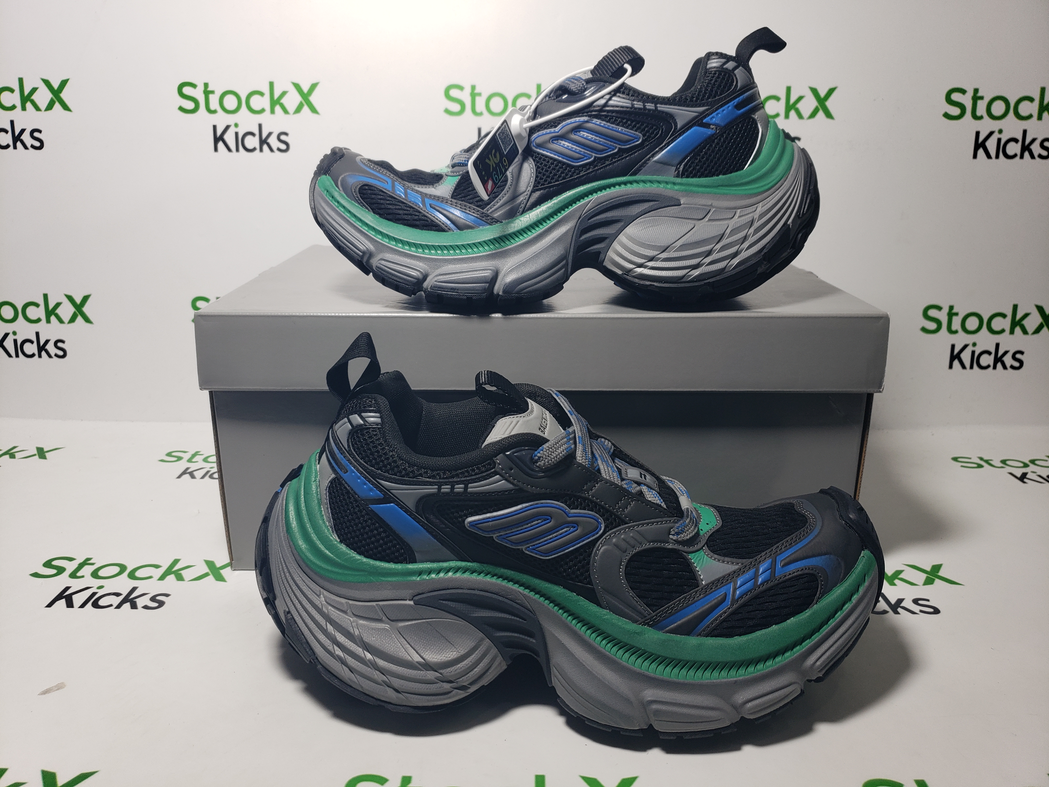 Balenciaga 10XL Sneaker In Black/Blue/Green 784342 W2MV2 1143 review Stockxkicks 05