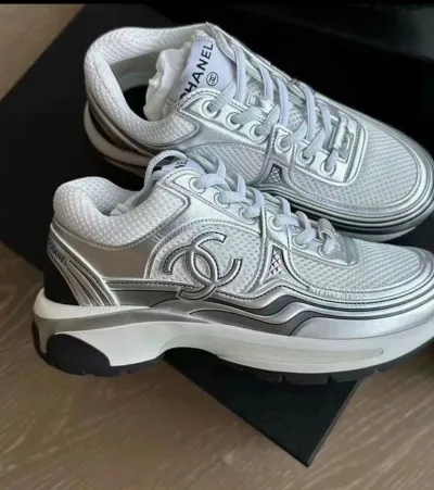 Chanel CC Logo Sneaker Black Silver review Magdariaga Yudys