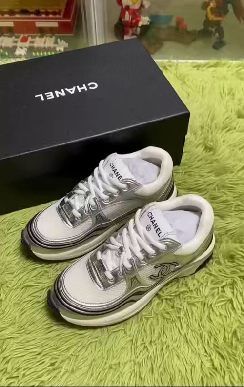 Chanel CC Logo Sneaker Black Silver review 