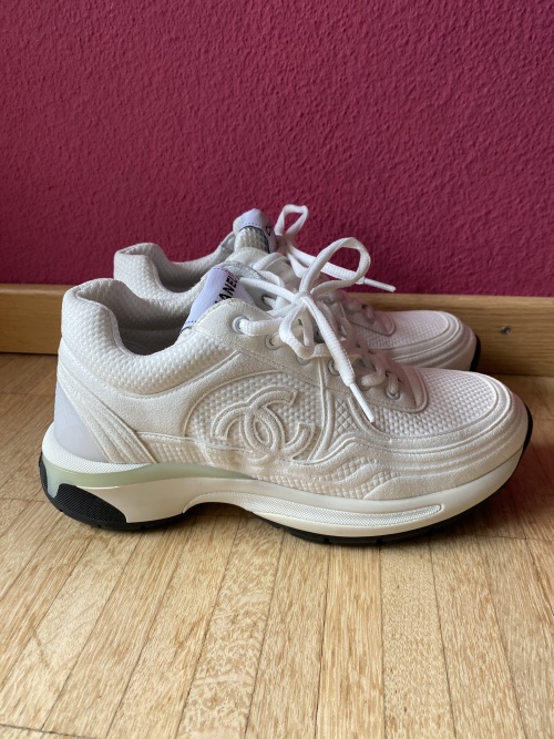Chanel CC Logo Sneaker White review 