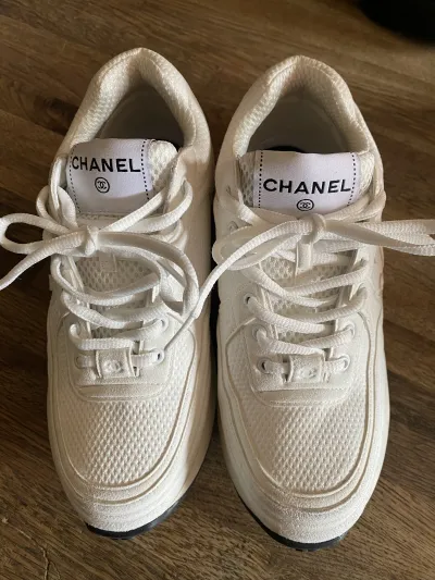 Chanel CC Logo Sneaker White review Sarah 01