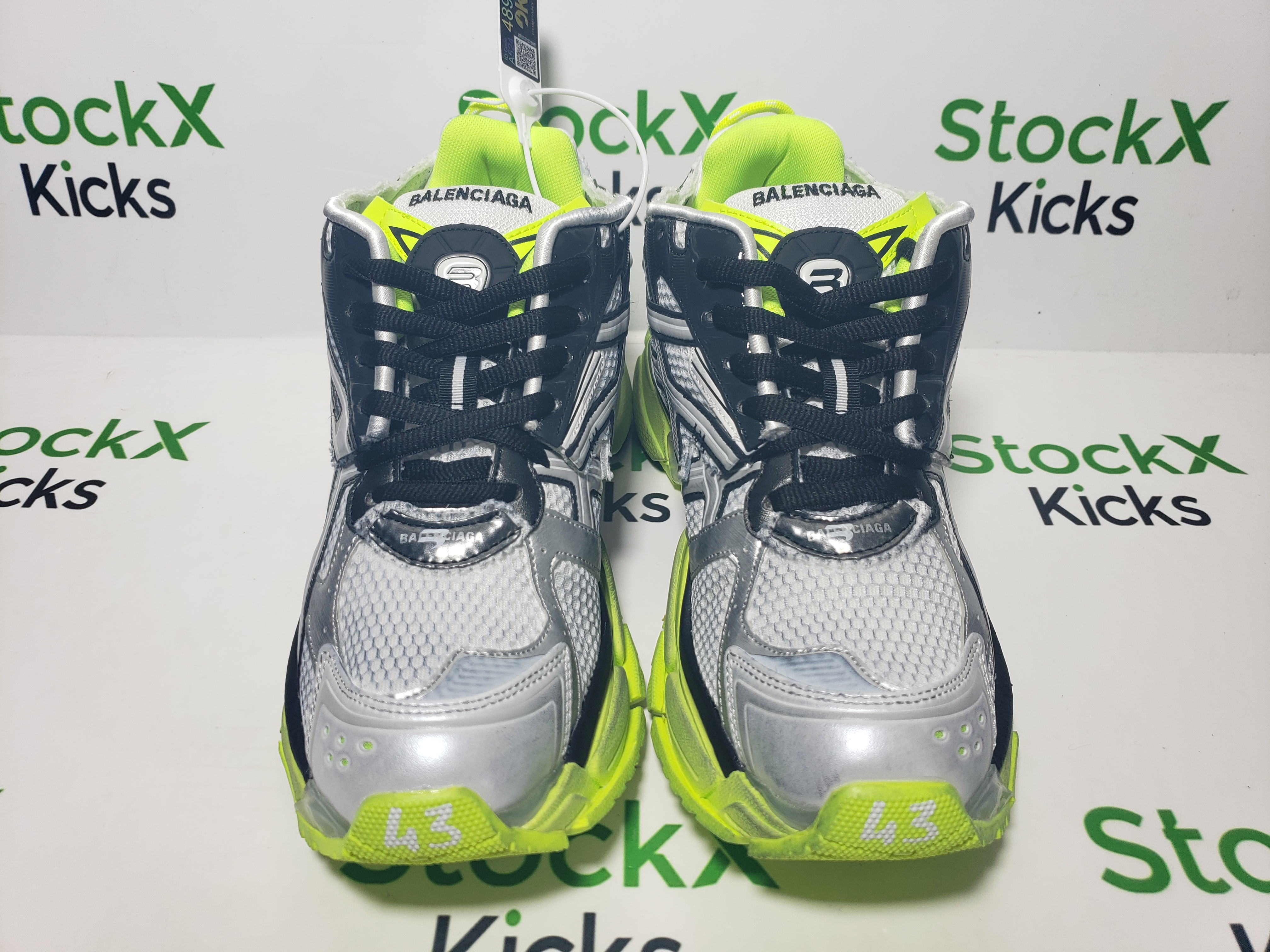 Balenciaga Runner White Neon Yellow 677402 W3RBP 1093 review Stockxkicks 01