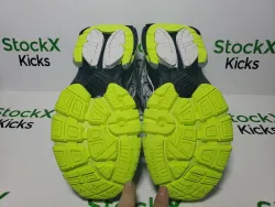Balenciaga Runner White Neon Yellow 677402 W3RBP 1093 review Stockxkicks 05